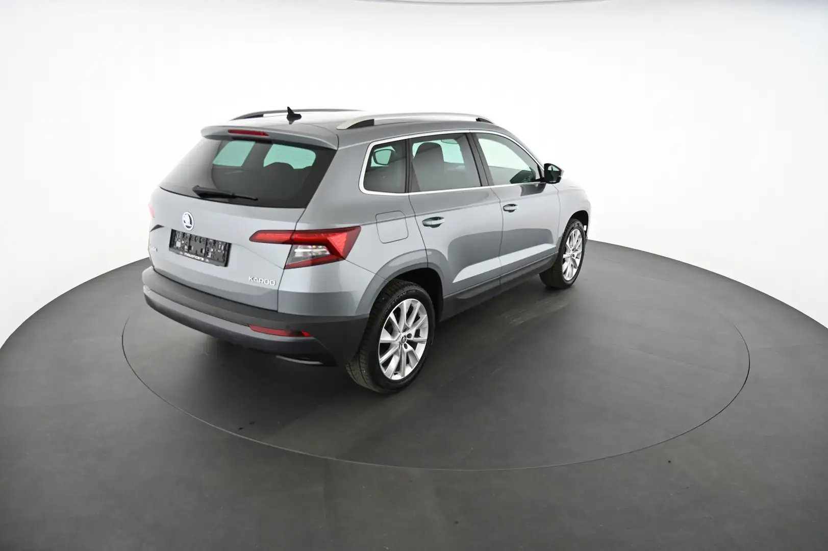 Skoda Karoq 1.6 TDI Style Limited DSG Pickerl NEU Grau - 2