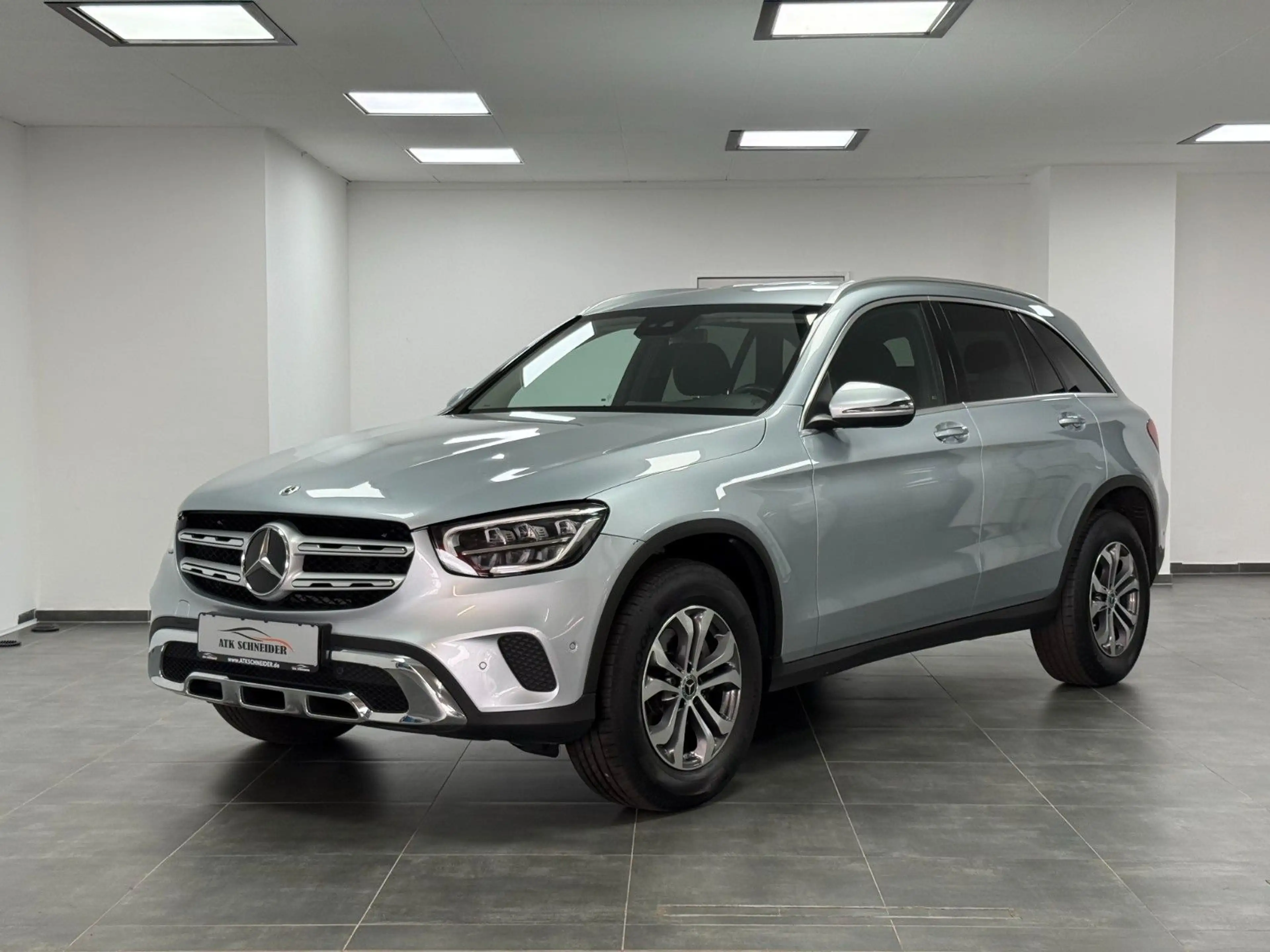 Mercedes-Benz GLC 220 d 4MATIC/LED/KAMERA/SHZ/DISTR/NAVI/CARPLA — photo 2