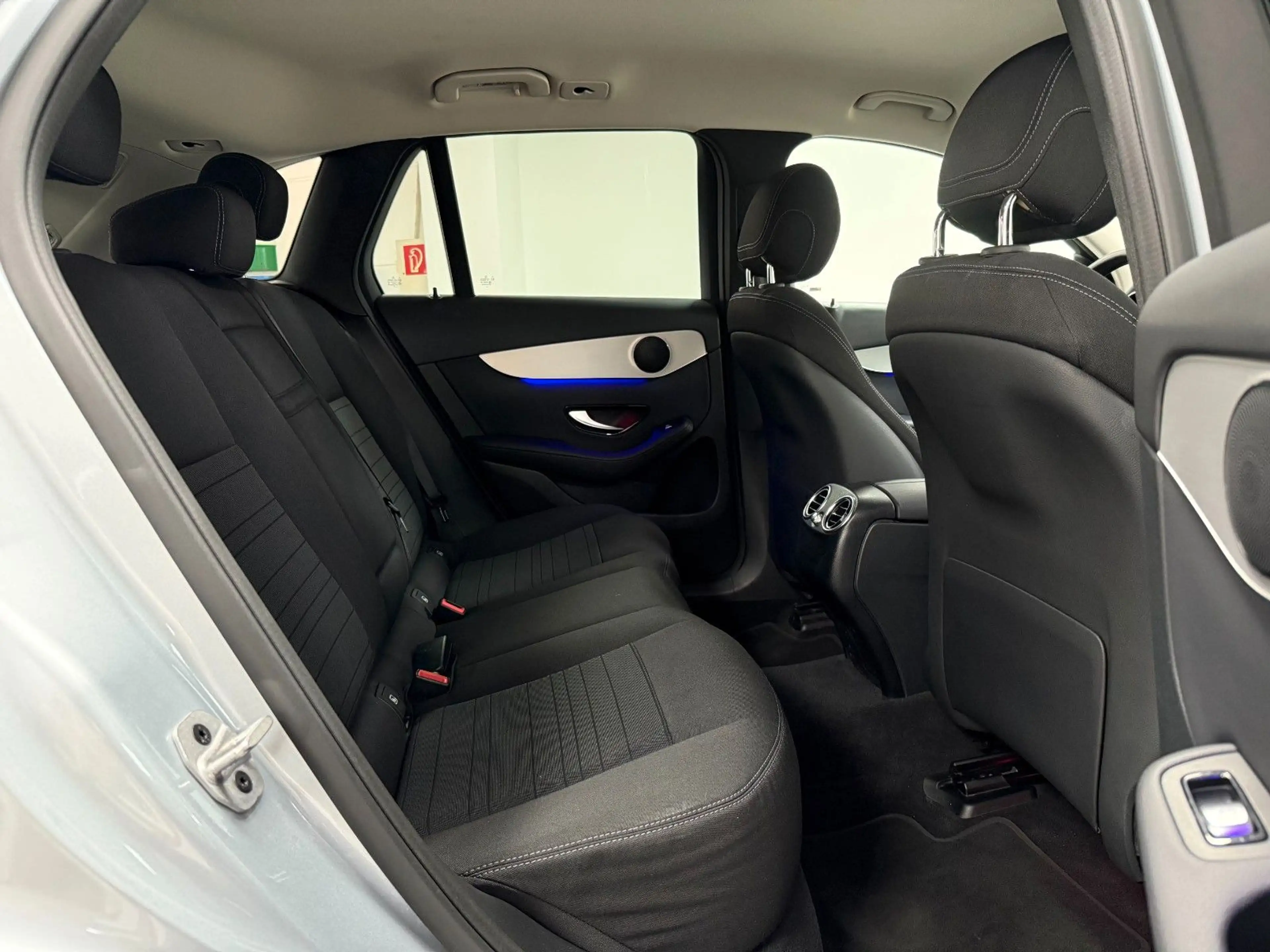 Mercedes-Benz GLC 220 d 4MATIC/LED/KAMERA/SHZ/DISTR/NAVI/CARPLA — photo 12