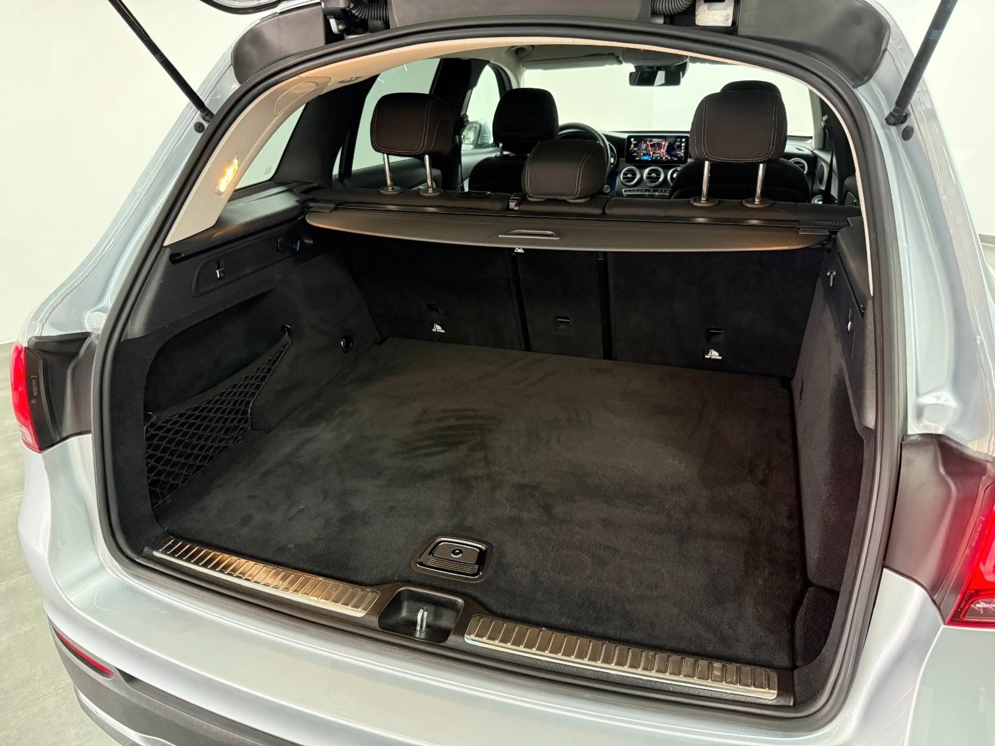 Mercedes-Benz GLC 220 d 4MATIC/LED/KAMERA/SHZ/DISTR/NAVI/CARPLA — photo 13