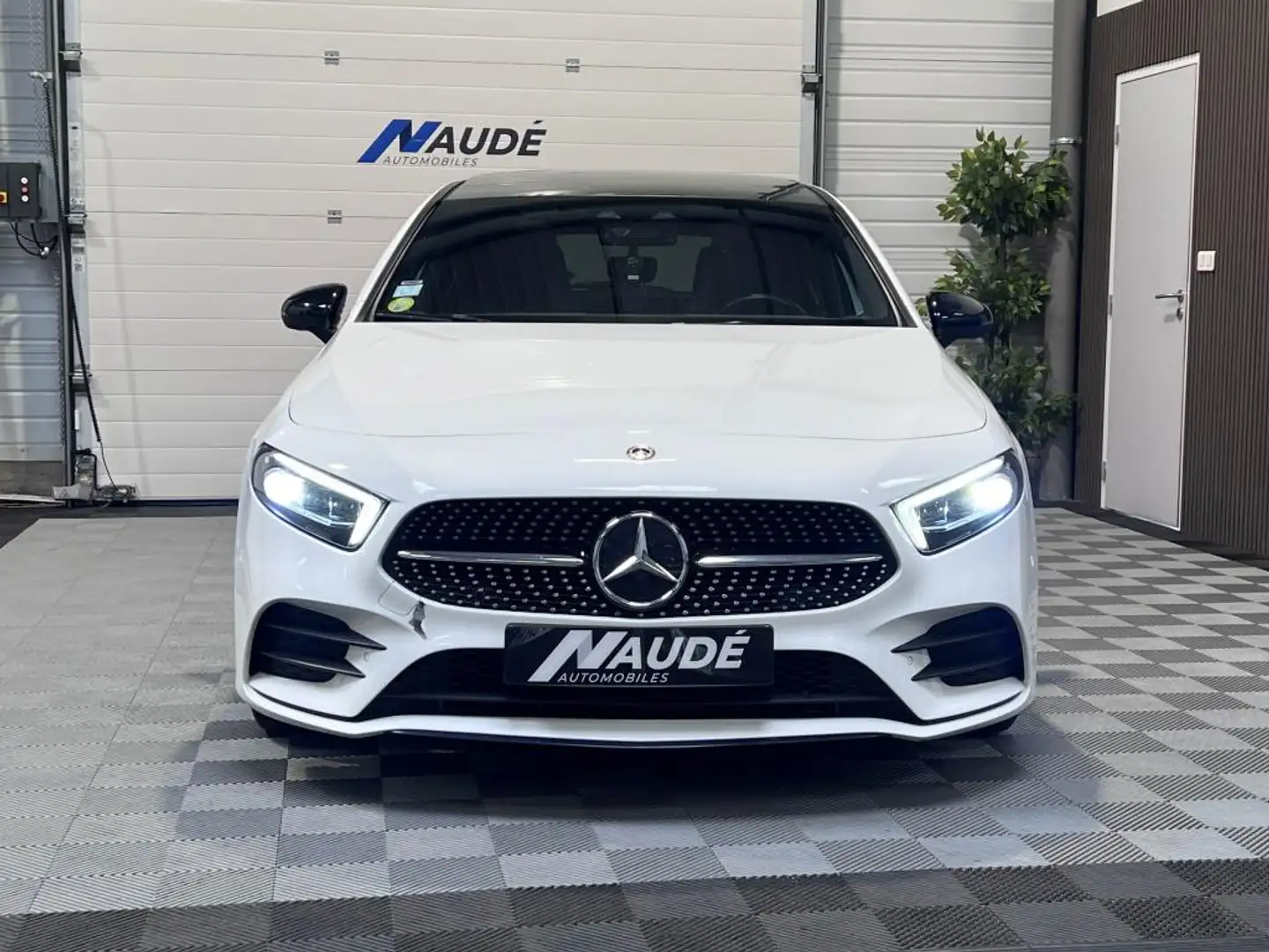 Mercedes-Benz A 200 200d 150 ch 7G-DCT AMG Line - Toit ouvrant - immat France Wit - 2