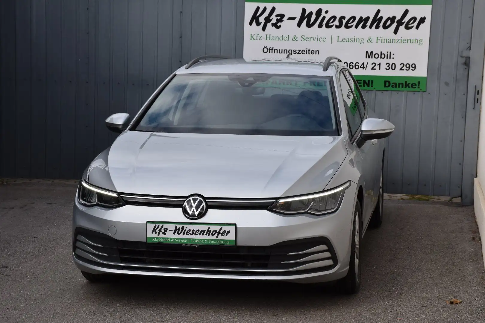 Volkswagen Golf VIII 2.0 TDI Variant Life DSG / Service & Pickerl Silber - 2