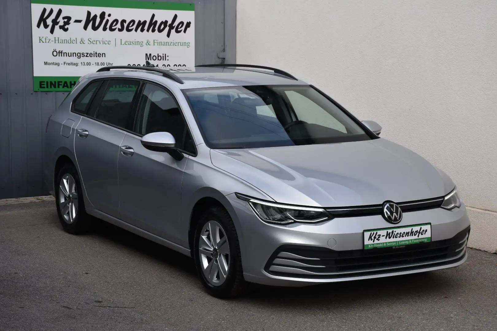 Volkswagen Golf VIII 2.0 TDI Variant Life DSG / Service & Pickerl Silber - 1