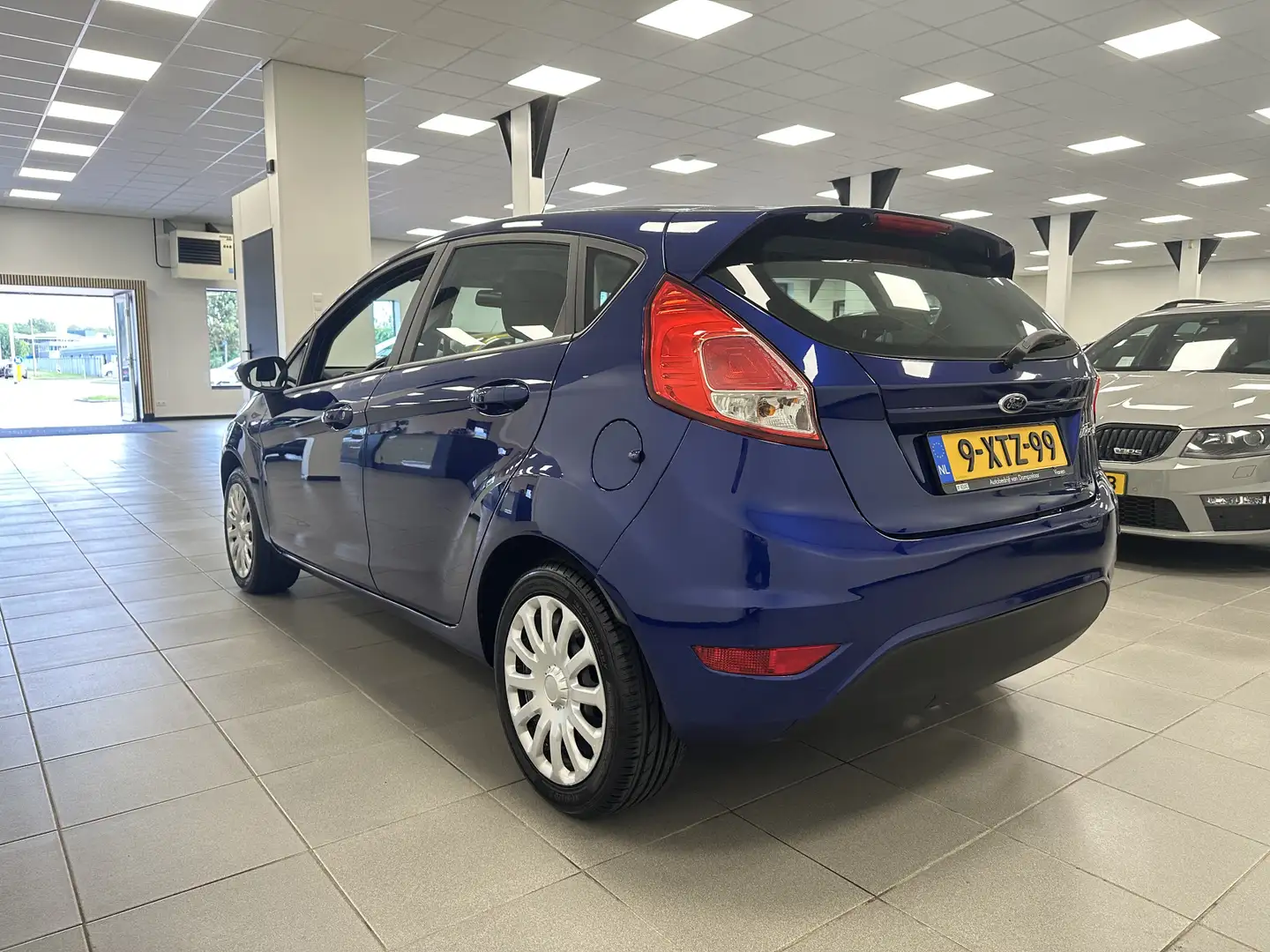 Ford Fiesta 1.0 Style / 5-DRS / NAVI / AIRCO / Nwe distributie Blauw - 2