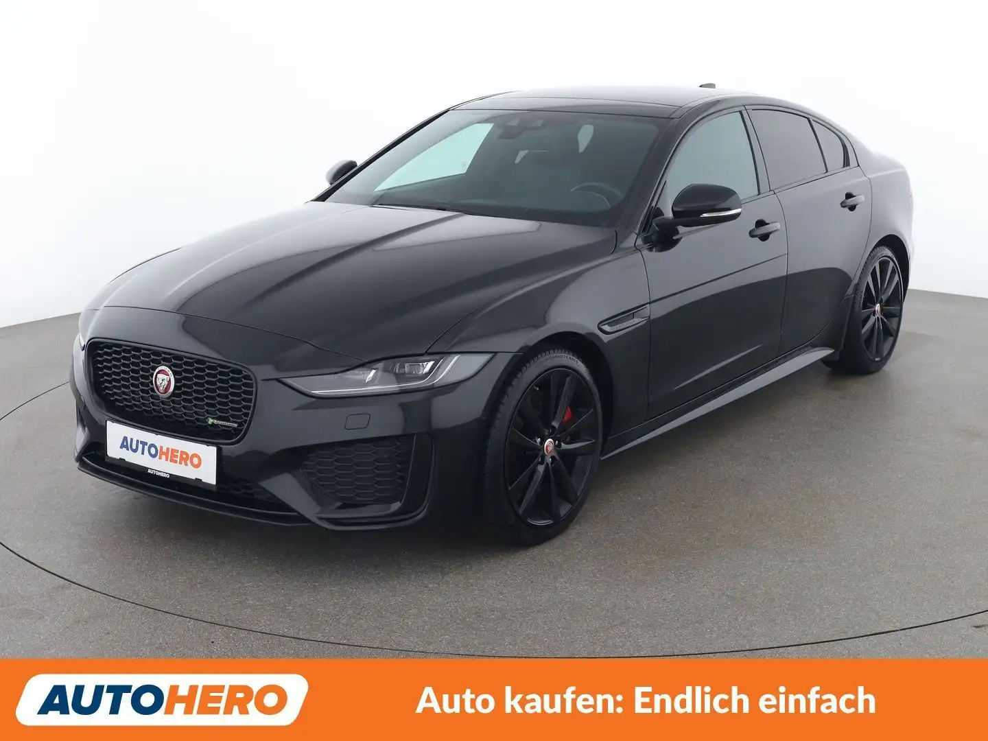 Jaguar XE D180 R-Dynamic SE AWD Schwarz - 1