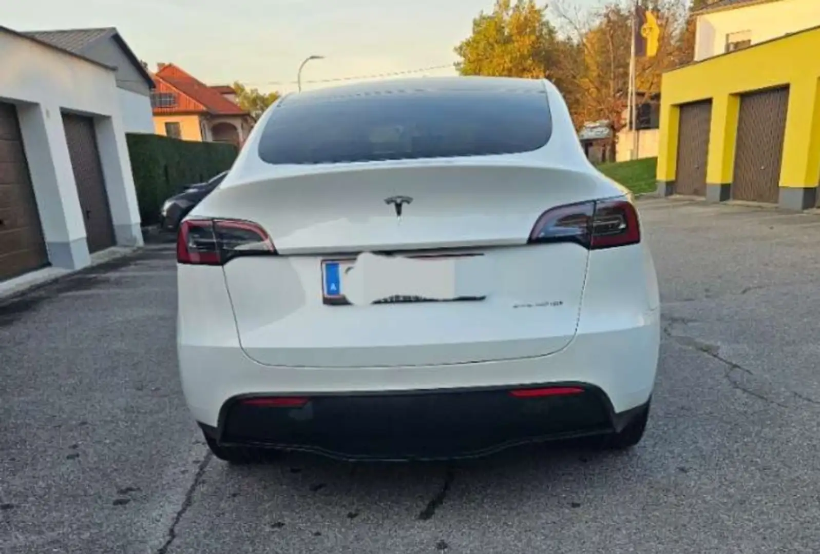 Tesla Model Y Model Y Long Range AWD 79kWh Weiß - 2