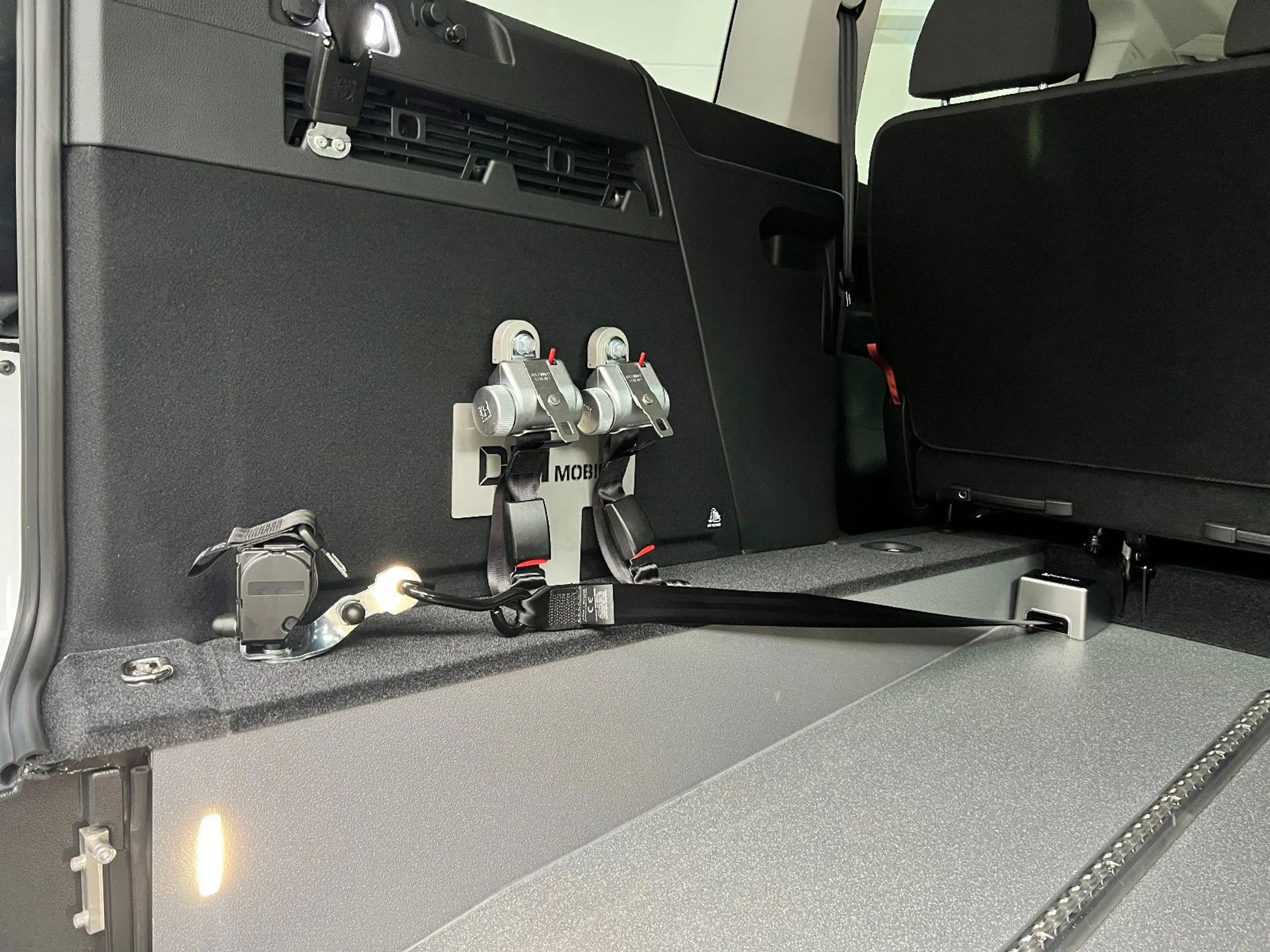 Ford Grand Tourneo Connect Trend *Rollstuhlrampe* — photo 15