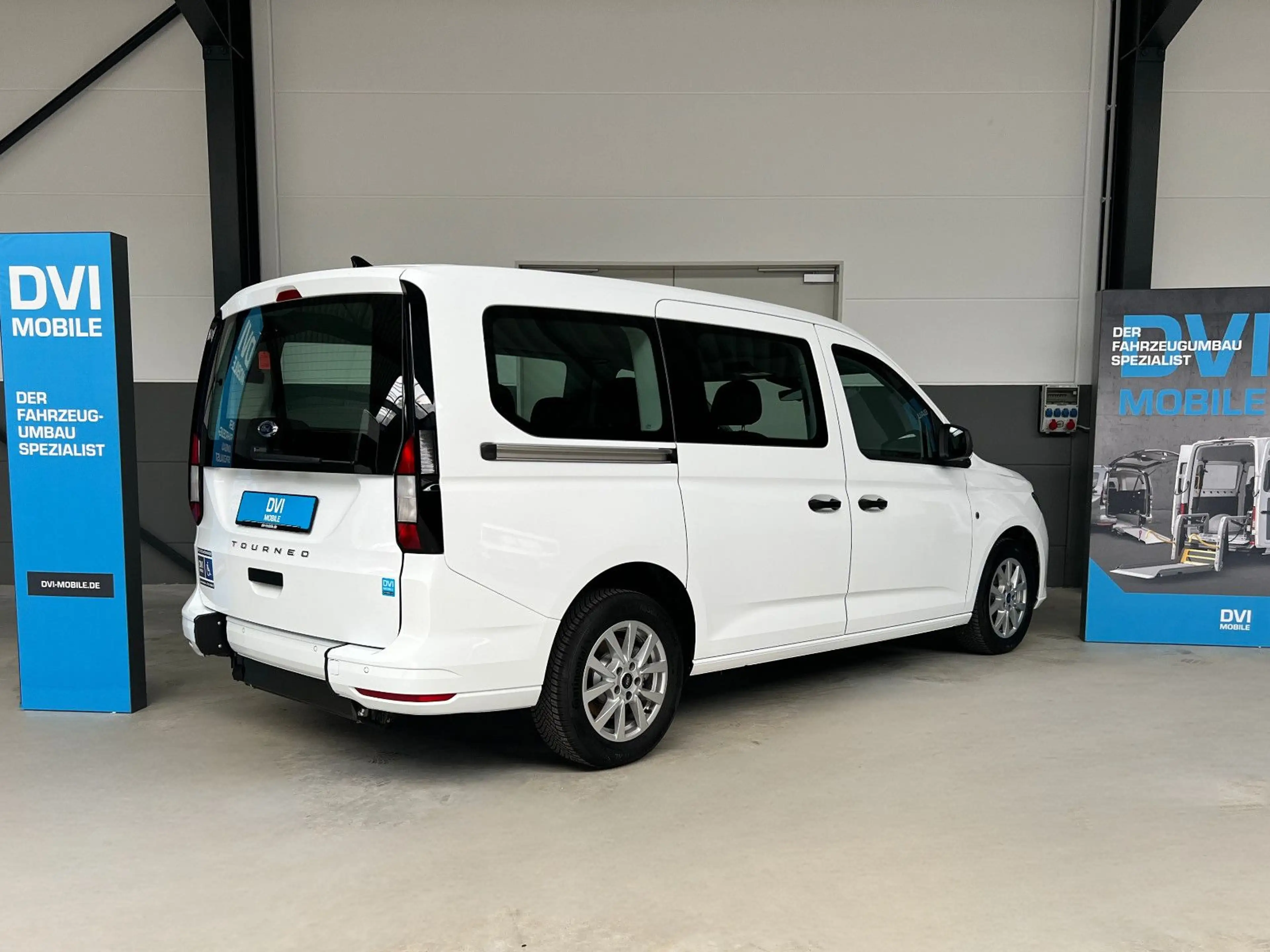 Ford Grand Tourneo Connect Trend *Rollstuhlrampe* — photo 5