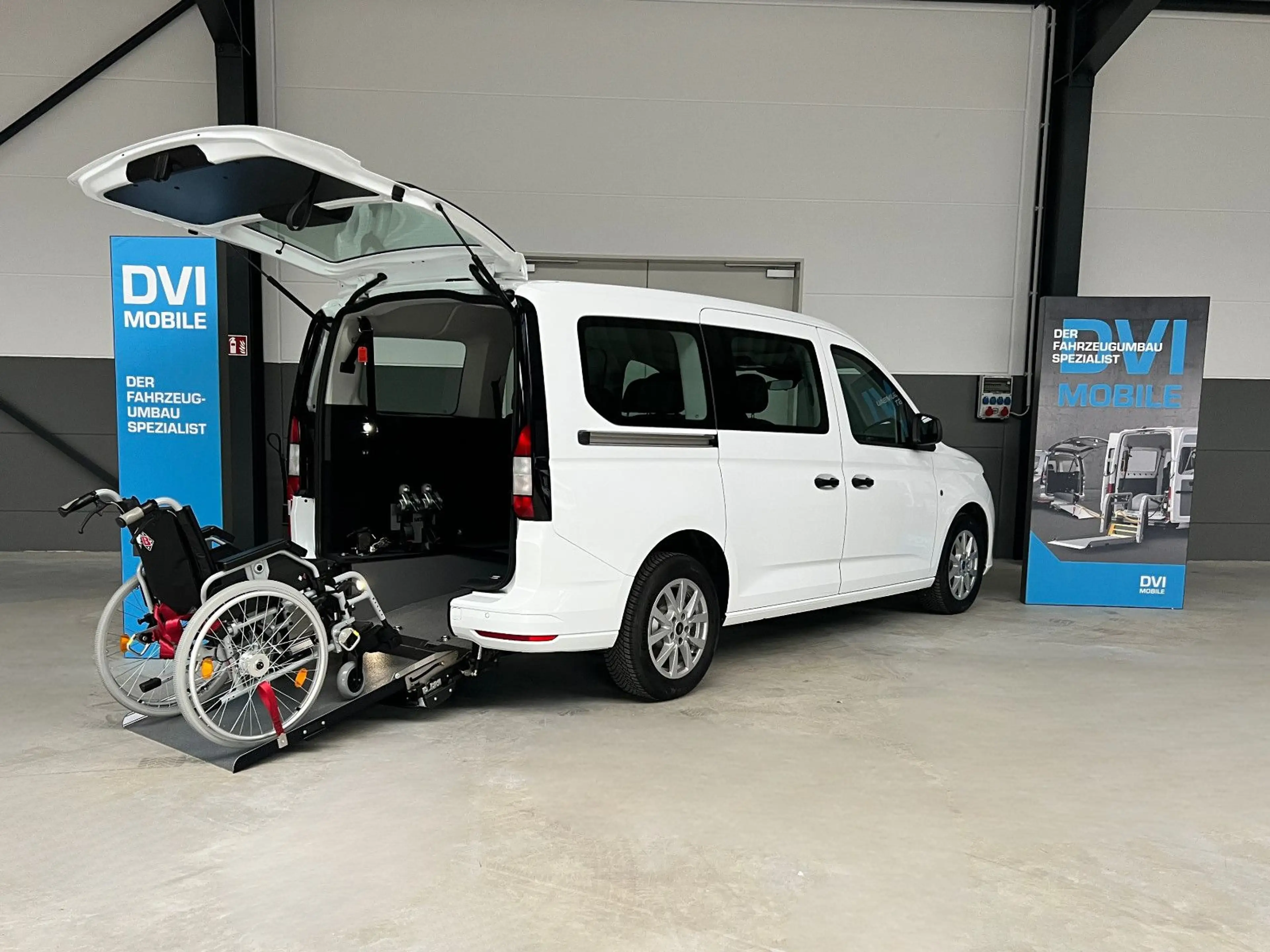 Ford Grand Tourneo Connect Trend *Rollstuhlrampe* — photo 2
