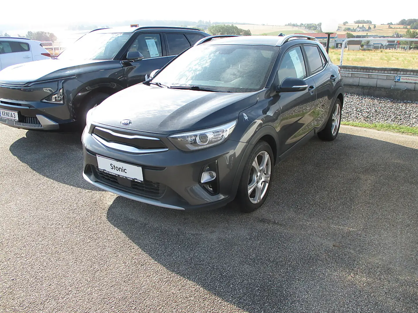 Kia Stonic 1,6 CRDI SCR ISG Gold Schwarz - 1