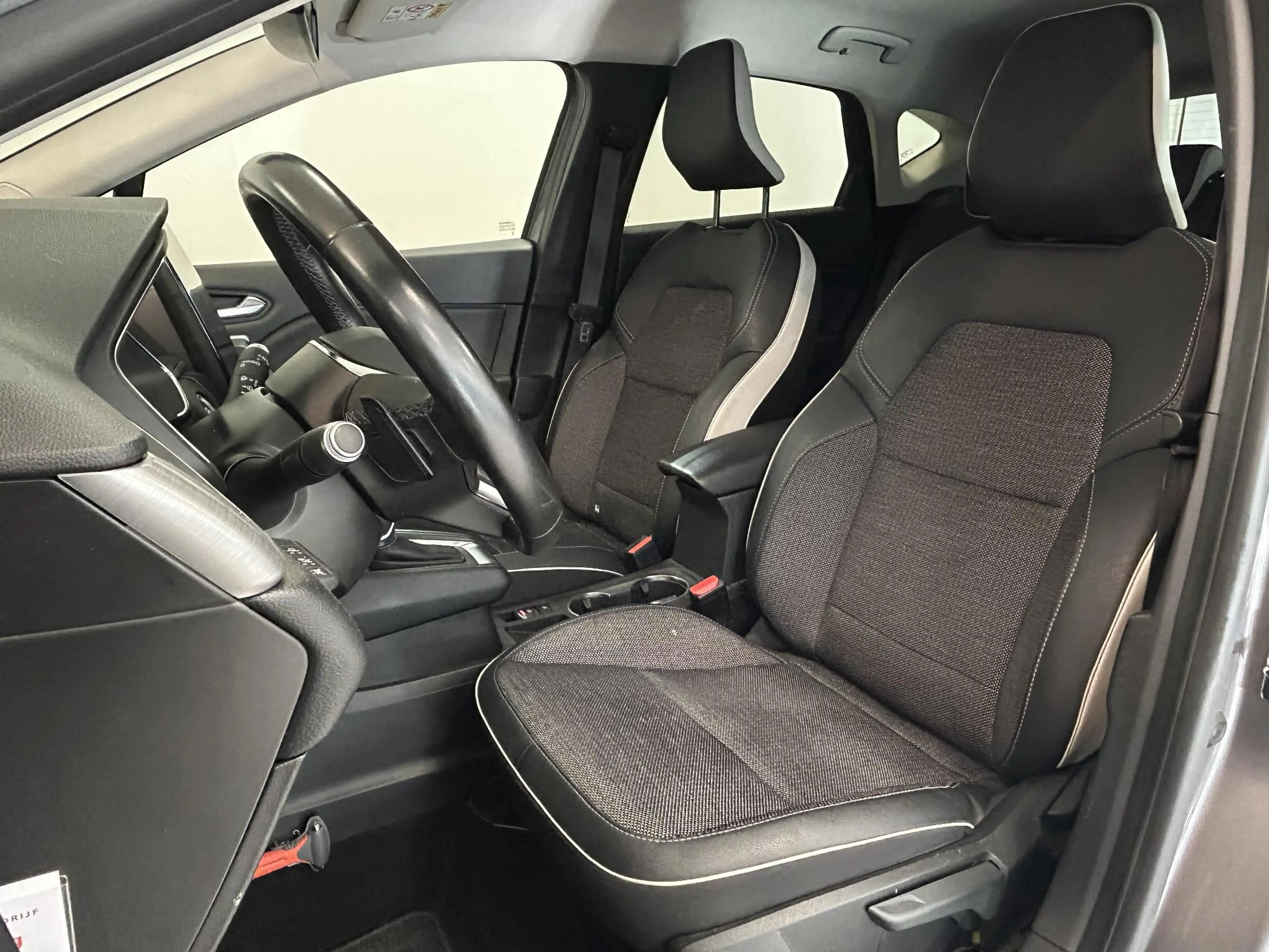 Renault Captur 1.3 TCe 130 Edition One | BOSE audio | Camera | Na — photo 7