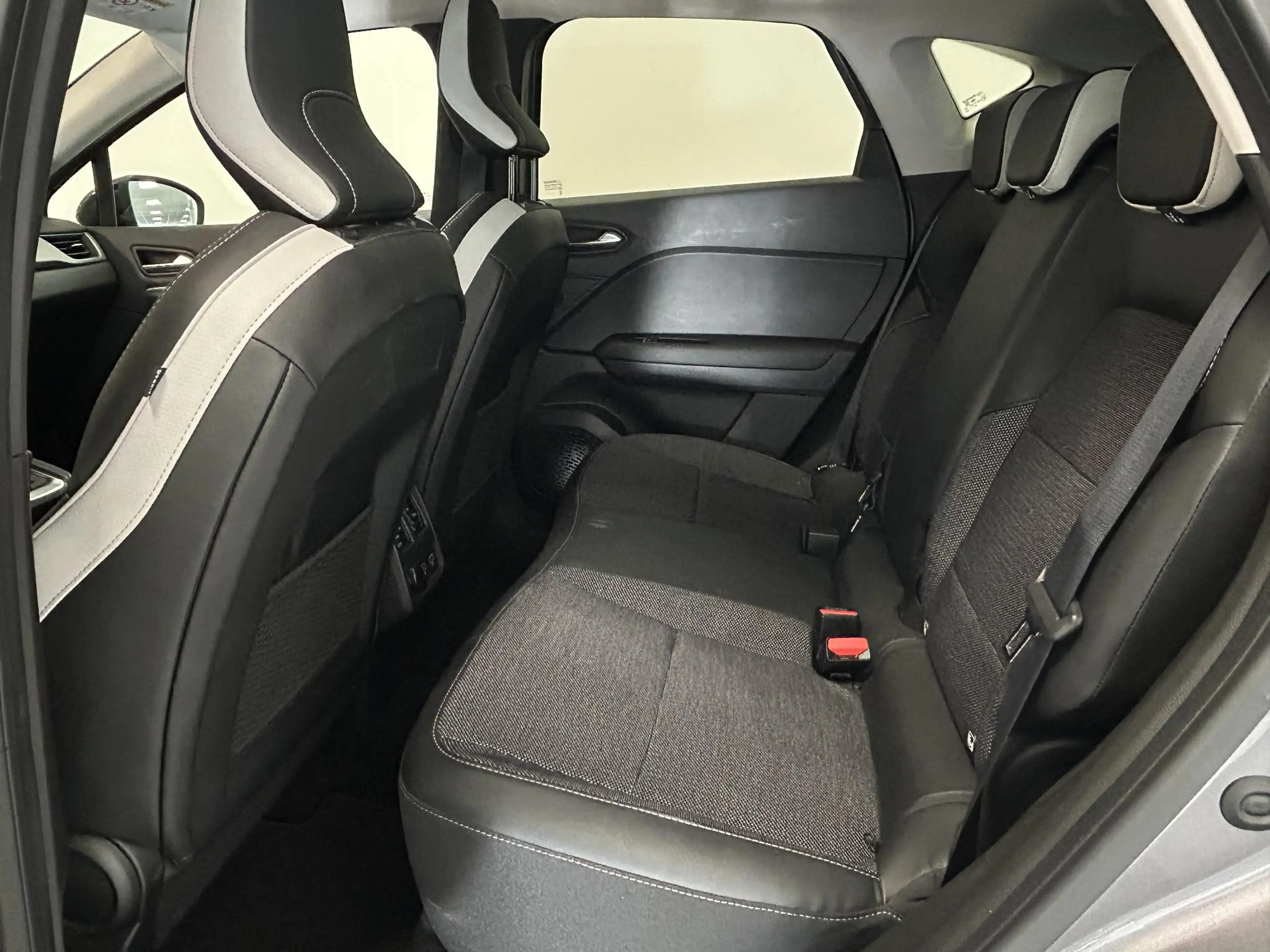 Renault Captur 1.3 TCe 130 Edition One | BOSE audio | Camera | Na — photo 8