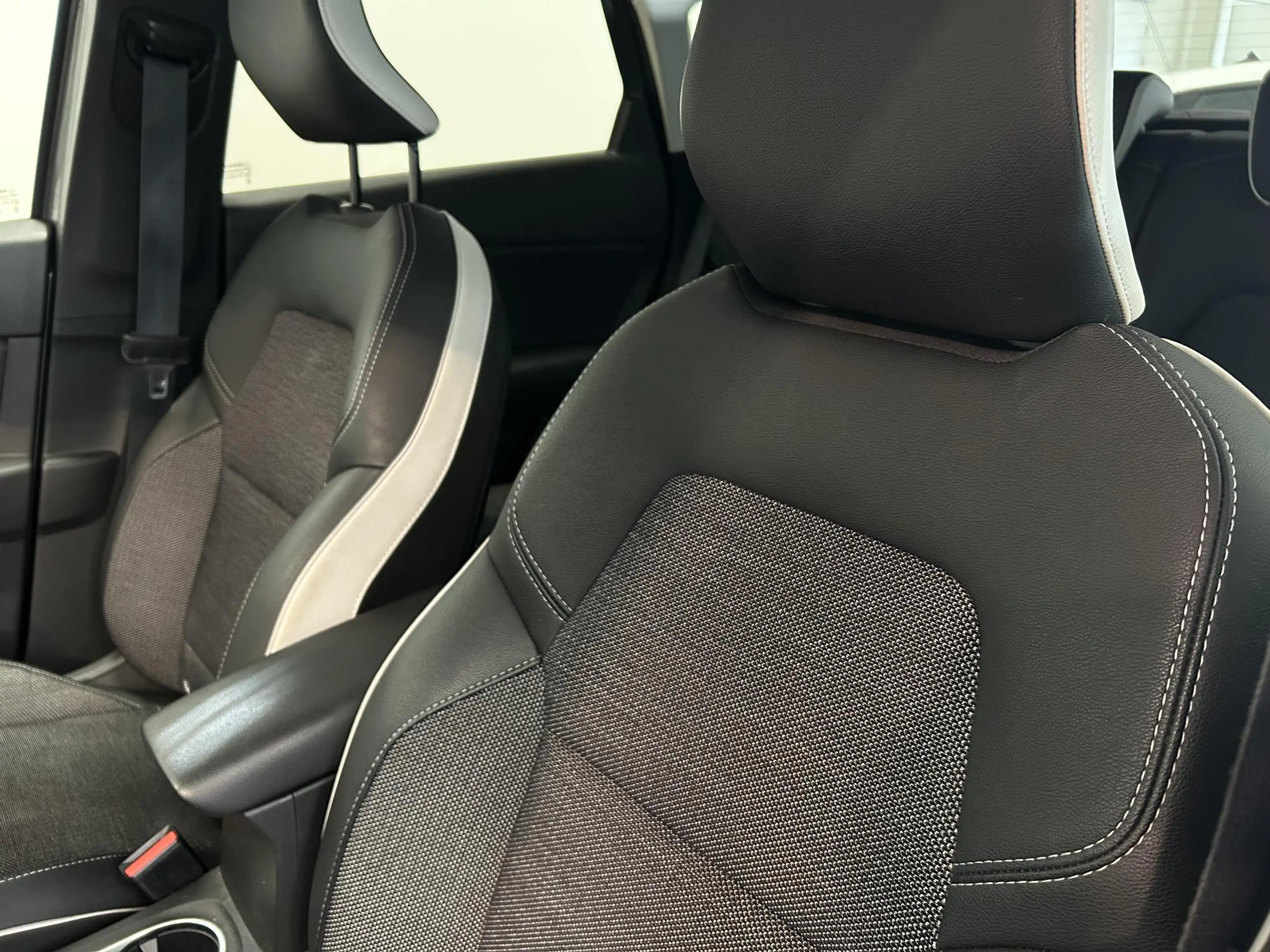 Renault Captur 1.3 TCe 130 Edition One | BOSE audio | Camera | Na — photo 29