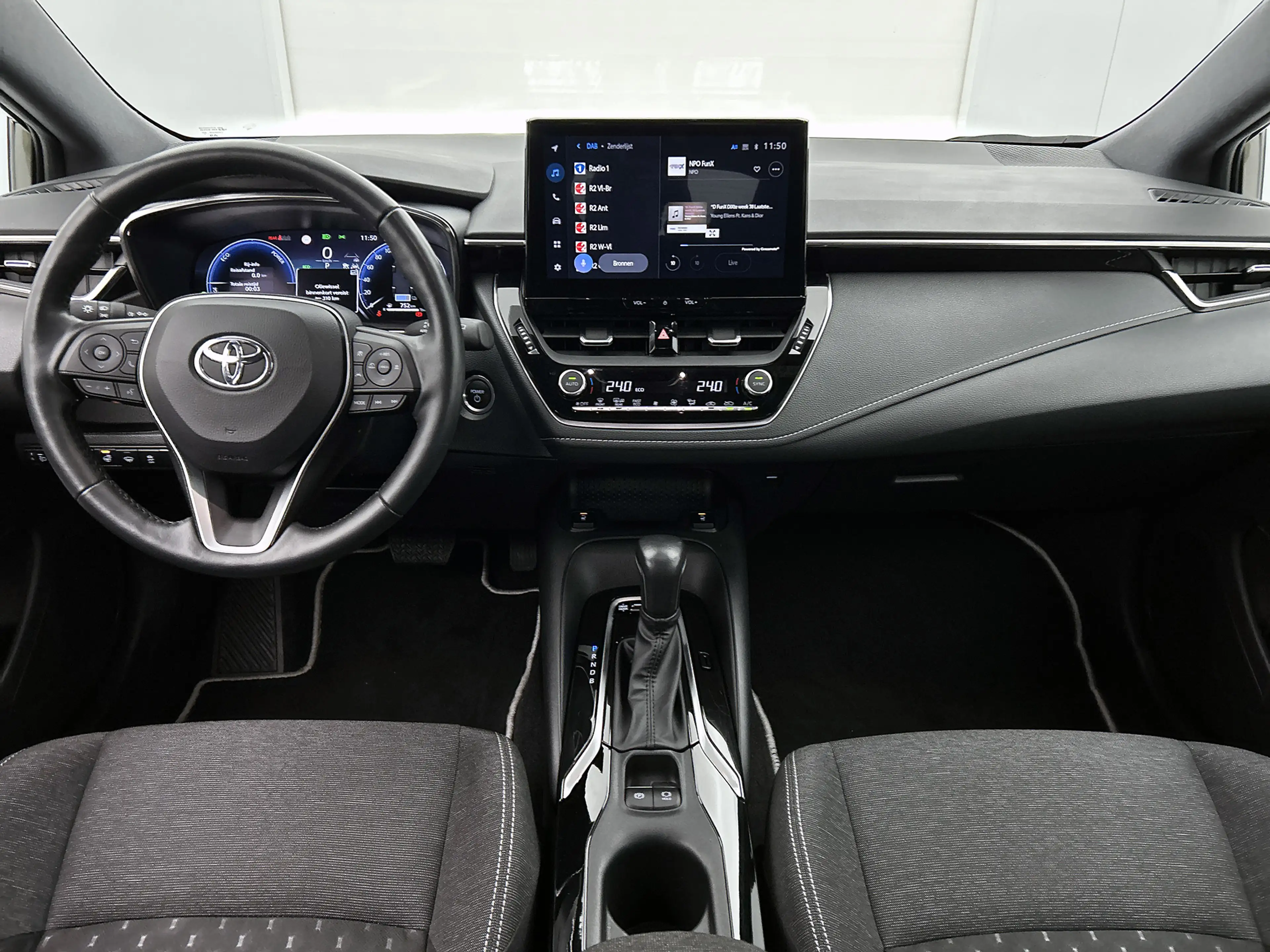 Toyota Corolla Hybrid 140 Dynamic | Winterpakket | — photo 4