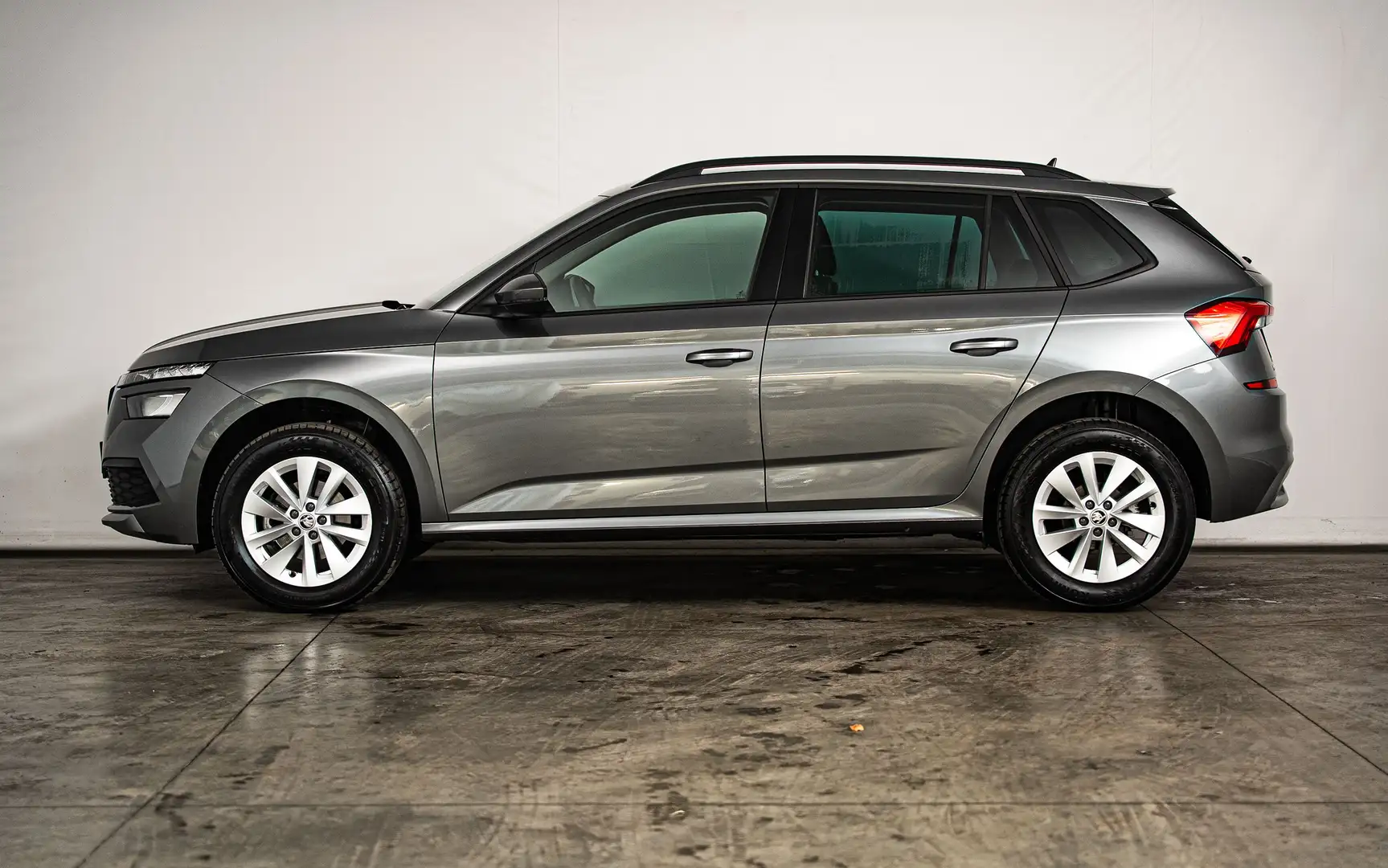 Skoda Kamiq 1.0 TSI Style DSG Grijs - 2