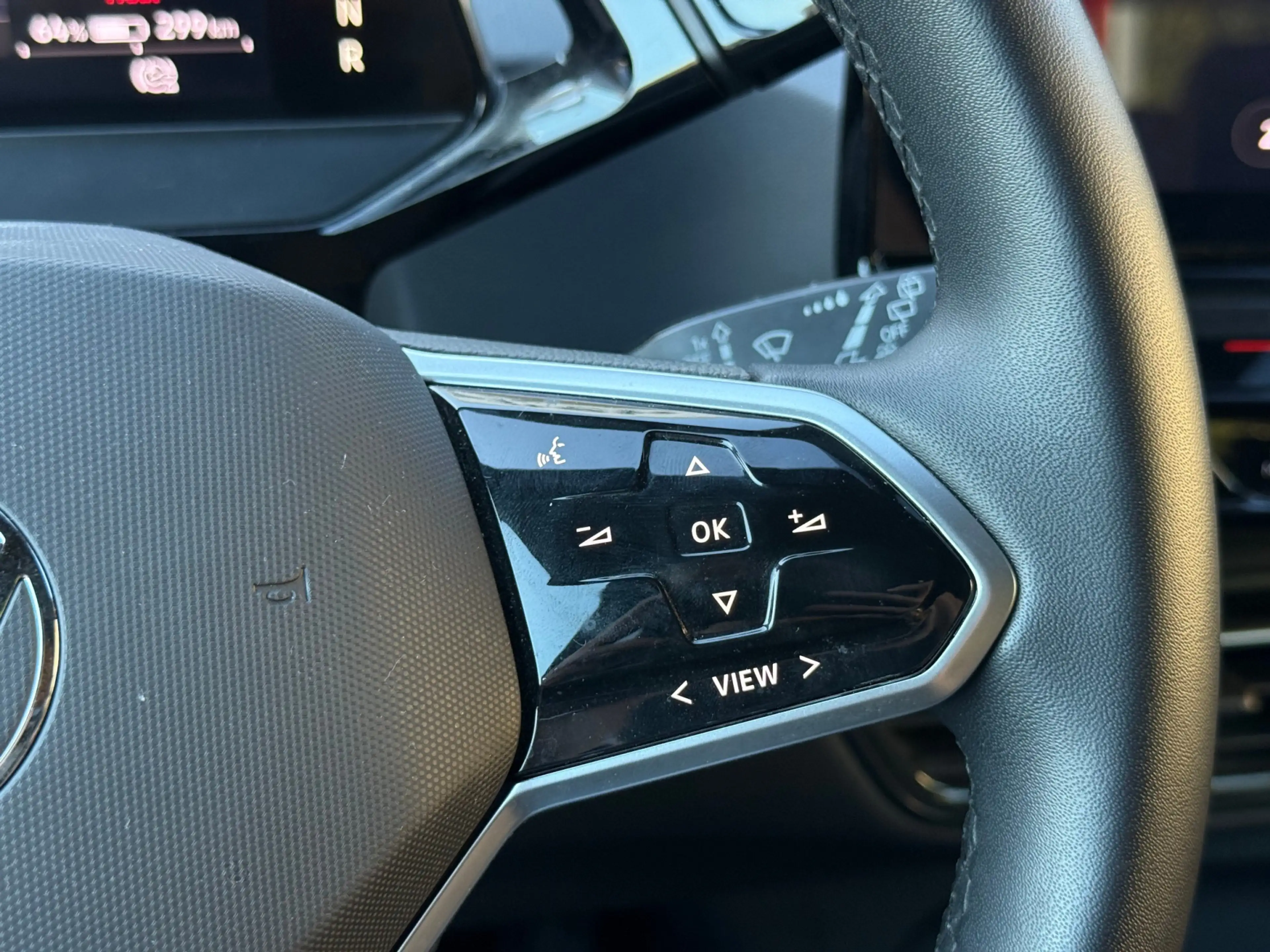 Volkswagen ID.3 Pro 58 kWh | camera | IQ | ACC | pano — photo 18