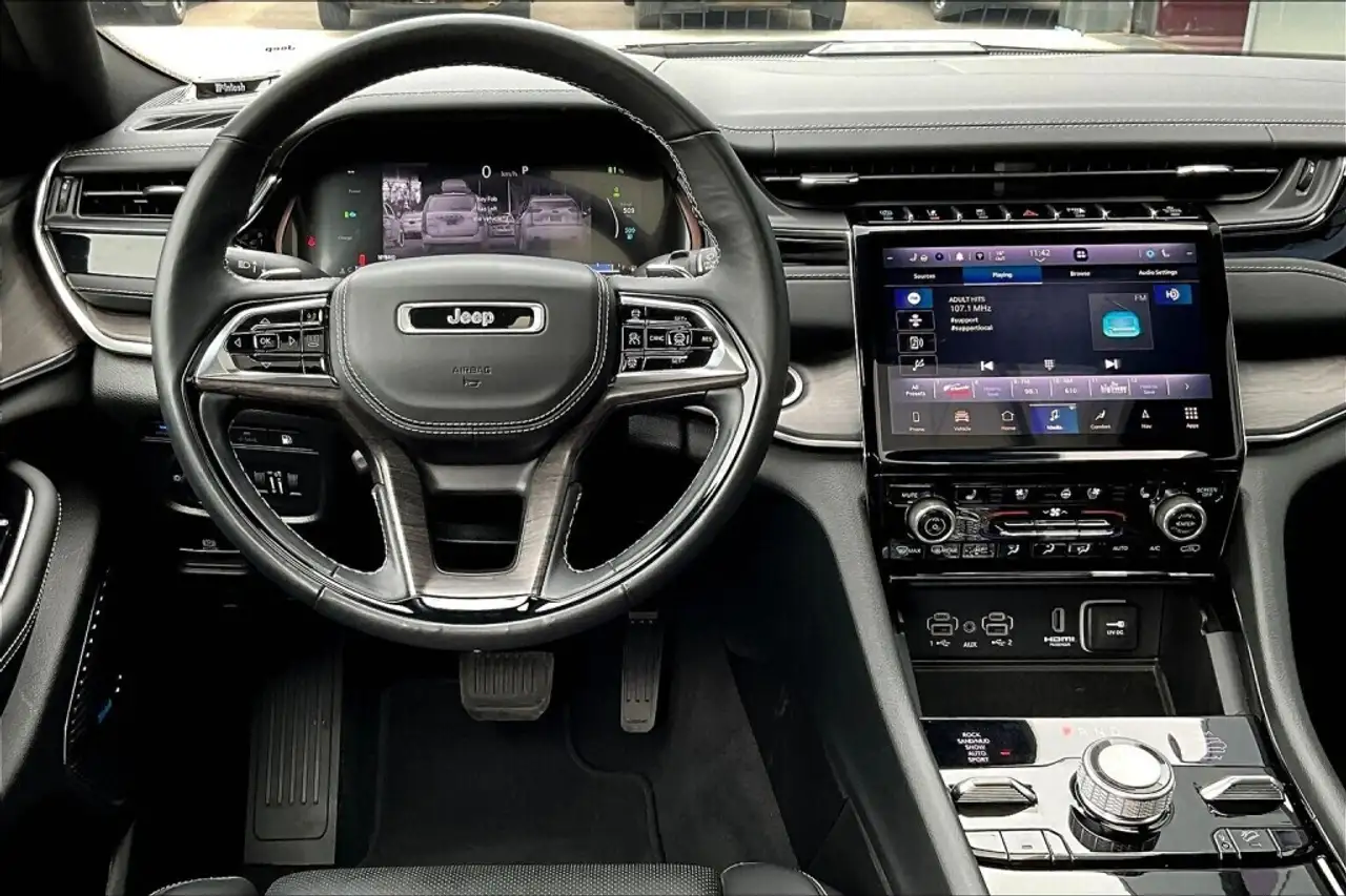 Jeep Grand Cherokee снимка Jeep Grand Cherokee