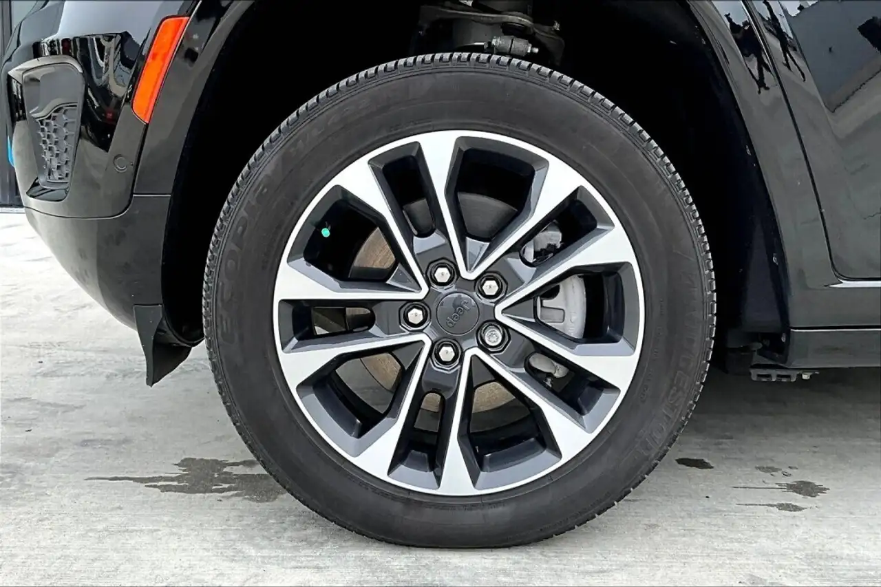 Jeep Grand Cherokee снимка Jeep Grand Cherokee