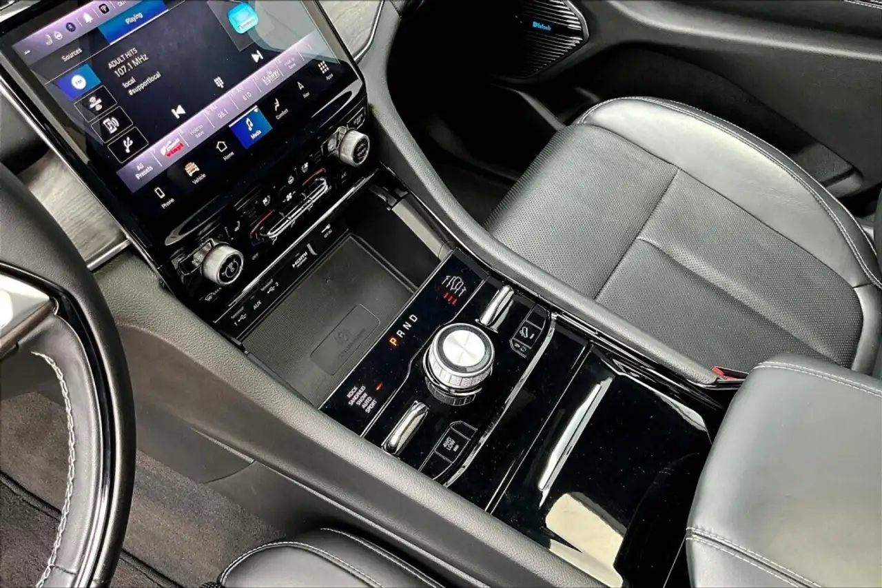 Jeep Grand Cherokee снимка Jeep Grand Cherokee