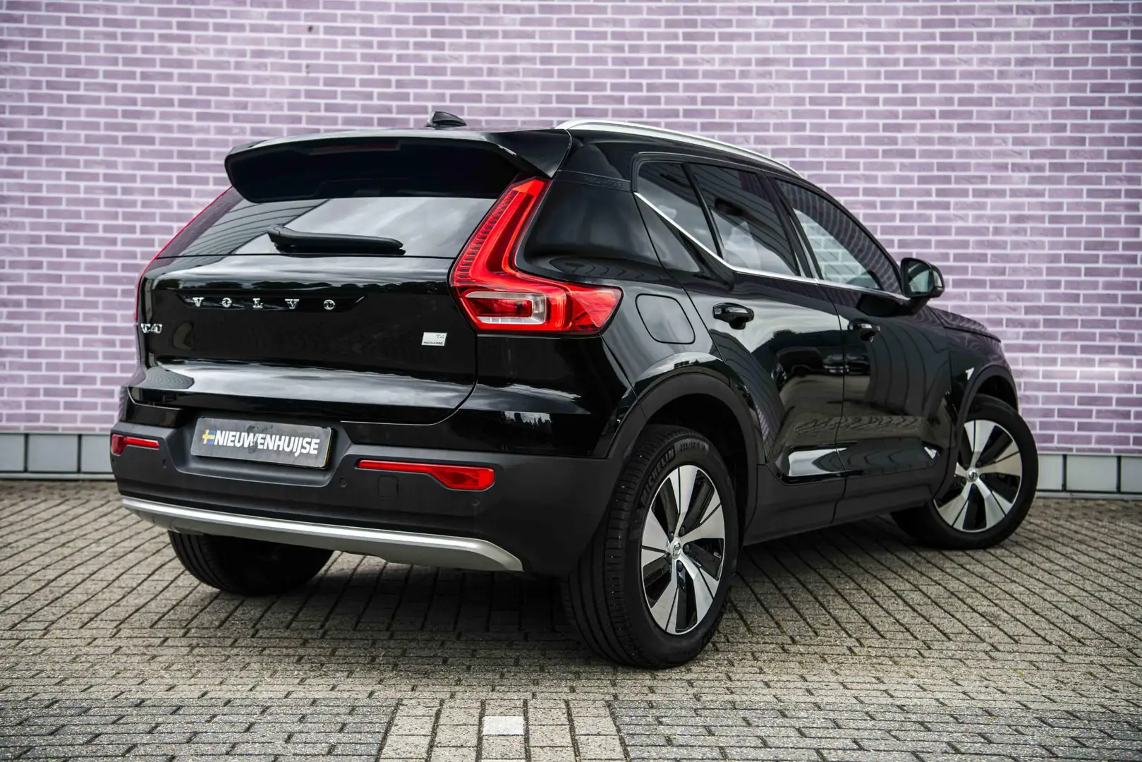 Volvo XC40 1.5 T4 Plug-in hybrid Core Bright | Park Assist | Schwarz - 2