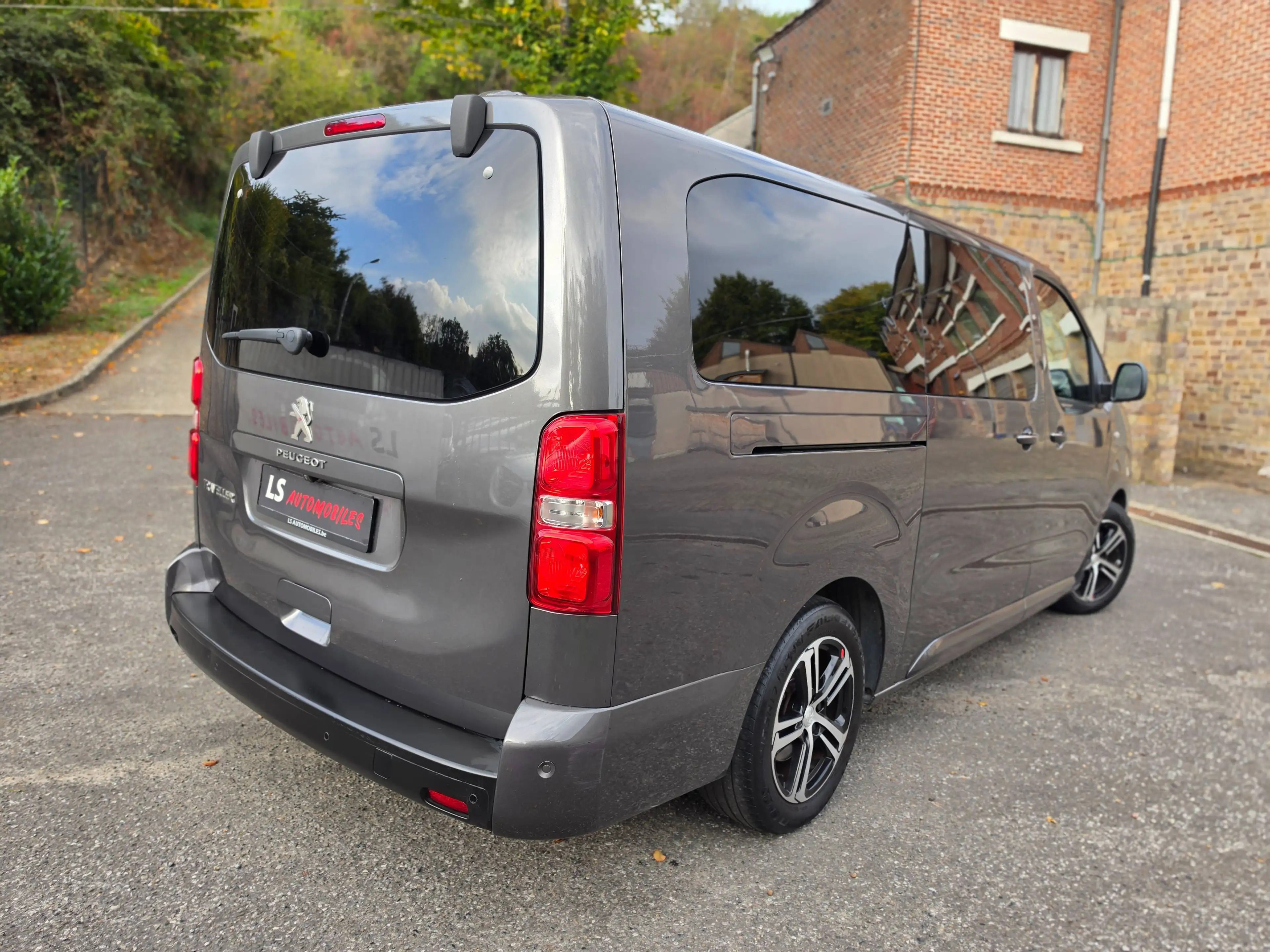 Peugeot Traveller B2B*2.0HDi L3 Long Business VIP*8PLACES*FULL*TOITPANO*CUIR*NAVI*HEADUP — photo 2
