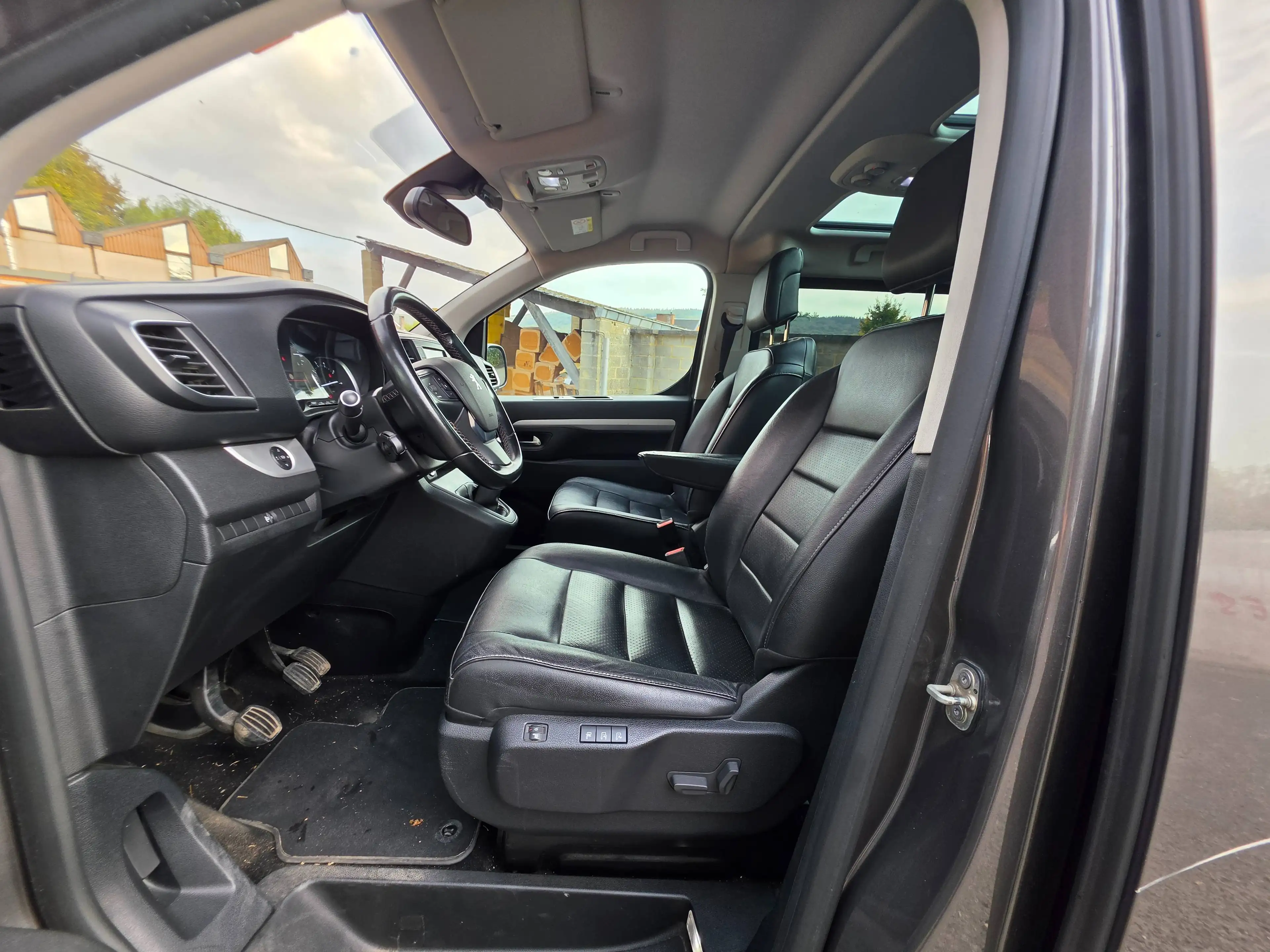 Peugeot Traveller B2B*2.0HDi L3 Long Business VIP*8PLACES*FULL*TOITPANO*CUIR*NAVI*HEADUP — photo 11