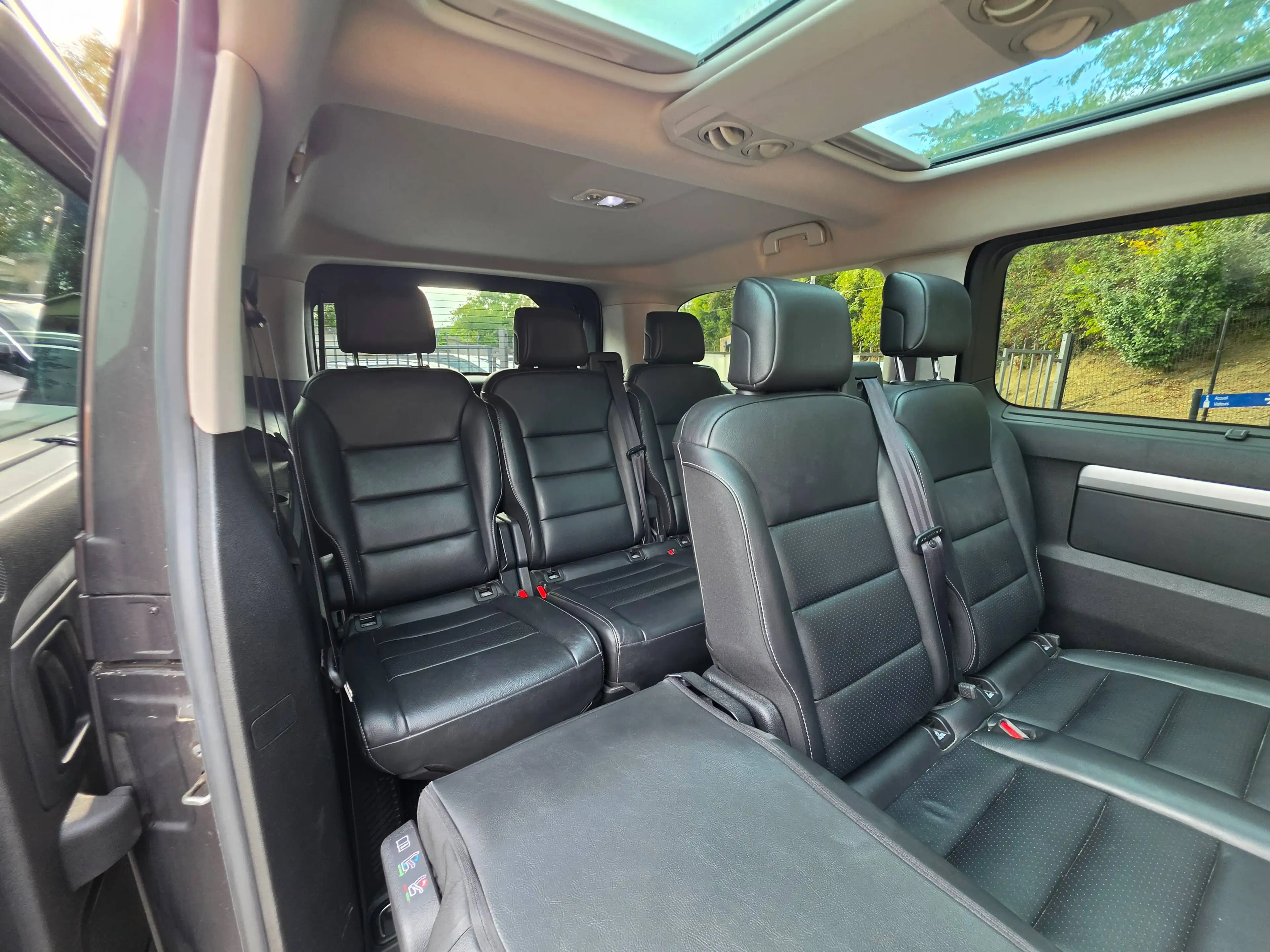Peugeot Traveller B2B*2.0HDi L3 Long Business VIP*8PLACES*FULL*TOITPANO*CUIR*NAVI*HEADUP — photo 9
