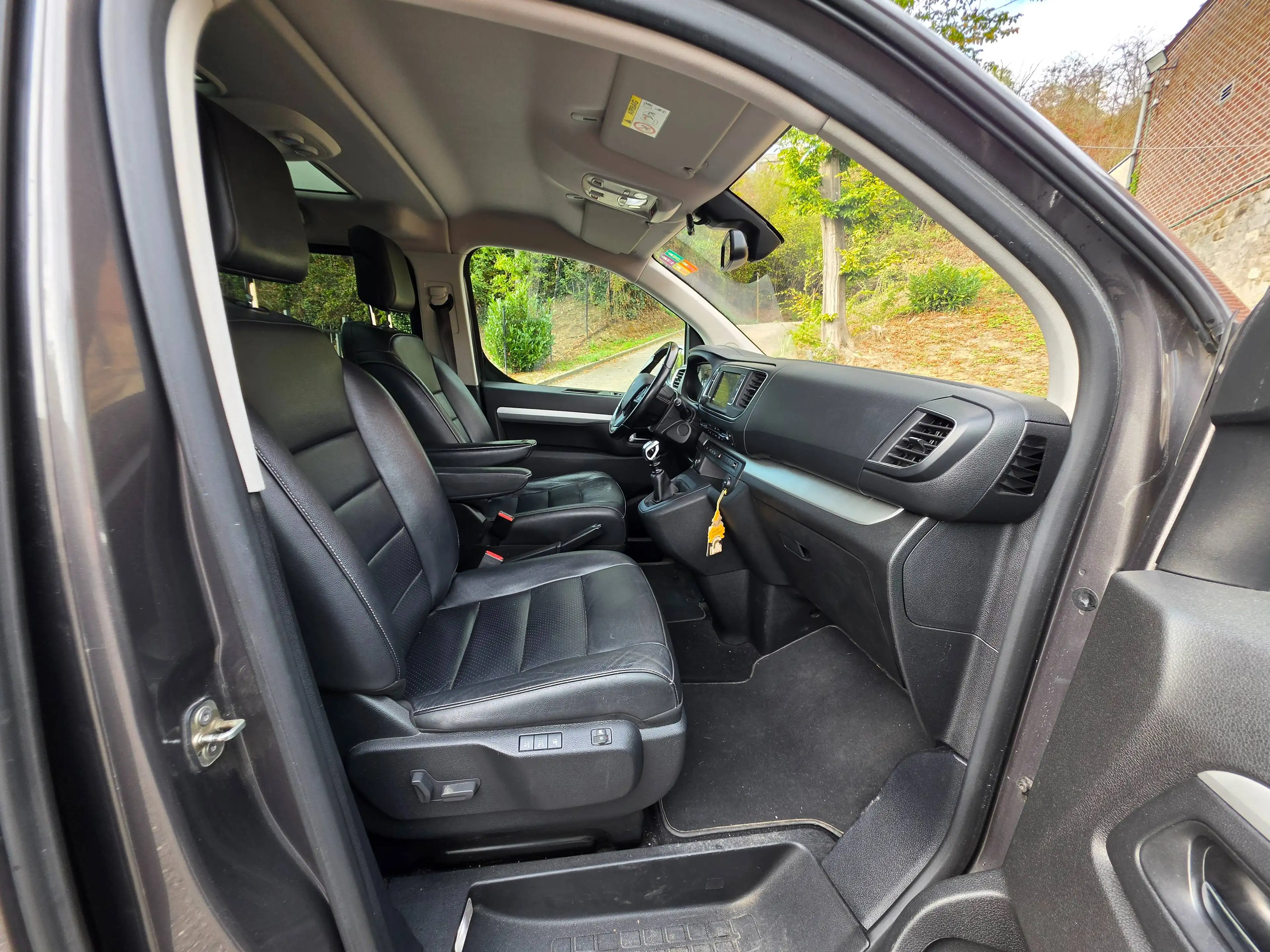Peugeot Traveller B2B*2.0HDi L3 Long Business VIP*8PLACES*FULL*TOITPANO*CUIR*NAVI*HEADUP — photo 7