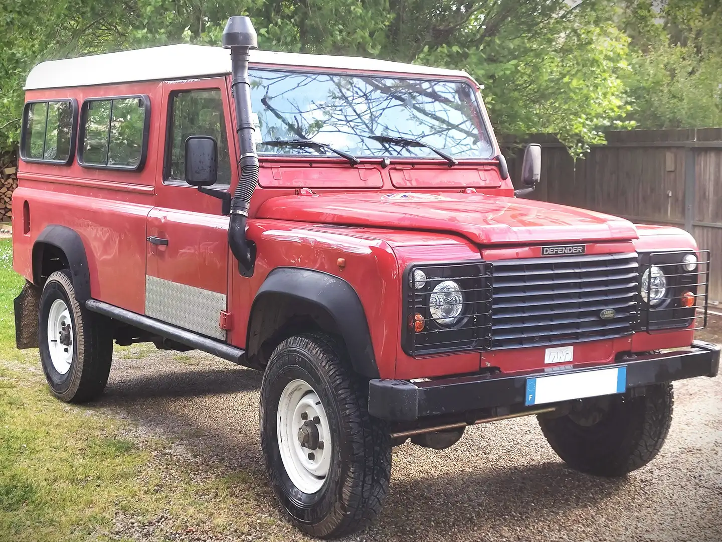 Land Rover Defender 110 300TDI 3 places Rouge - 1