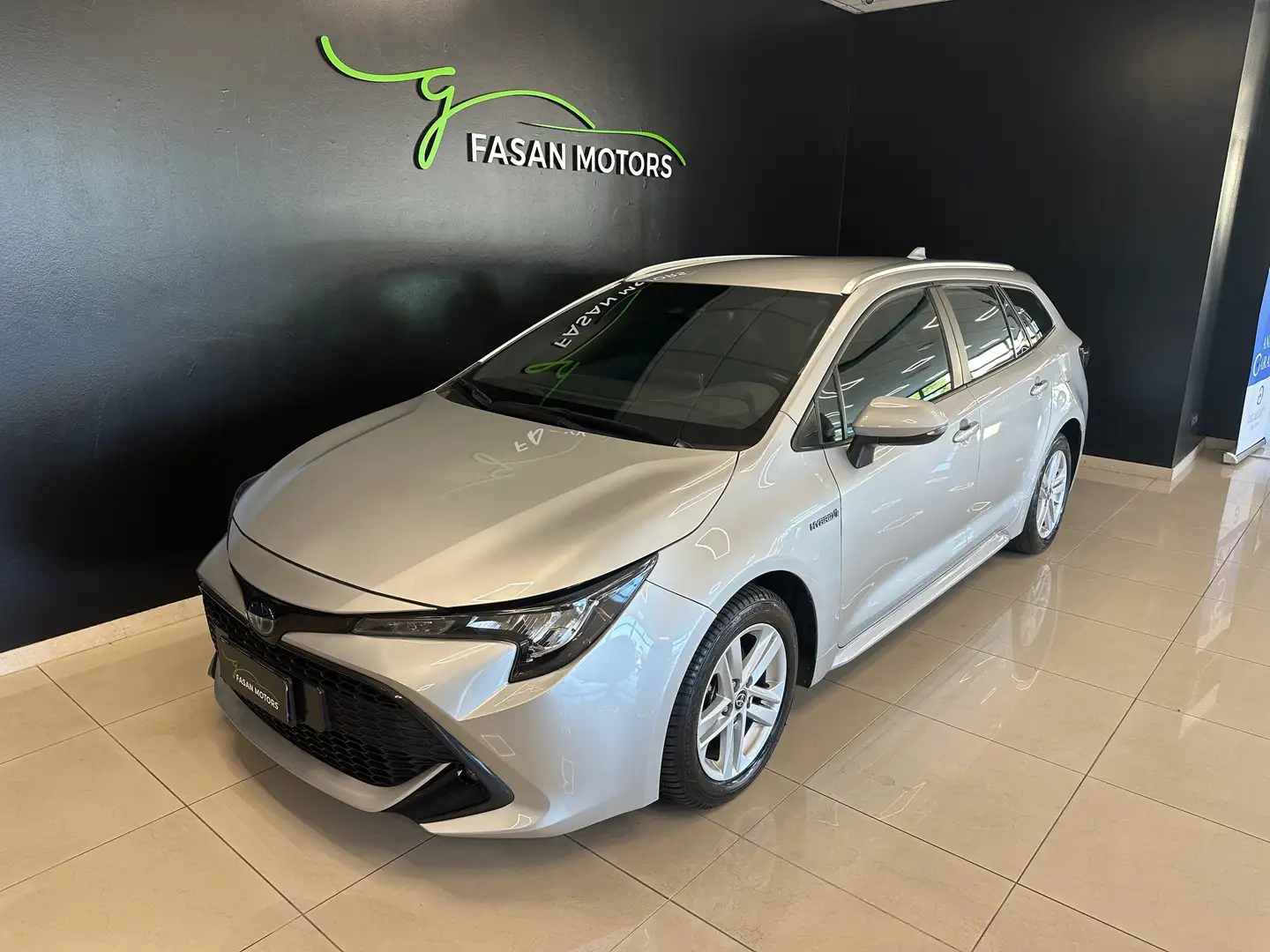 Toyota Corolla 1.8h Active cvt Silber - 1