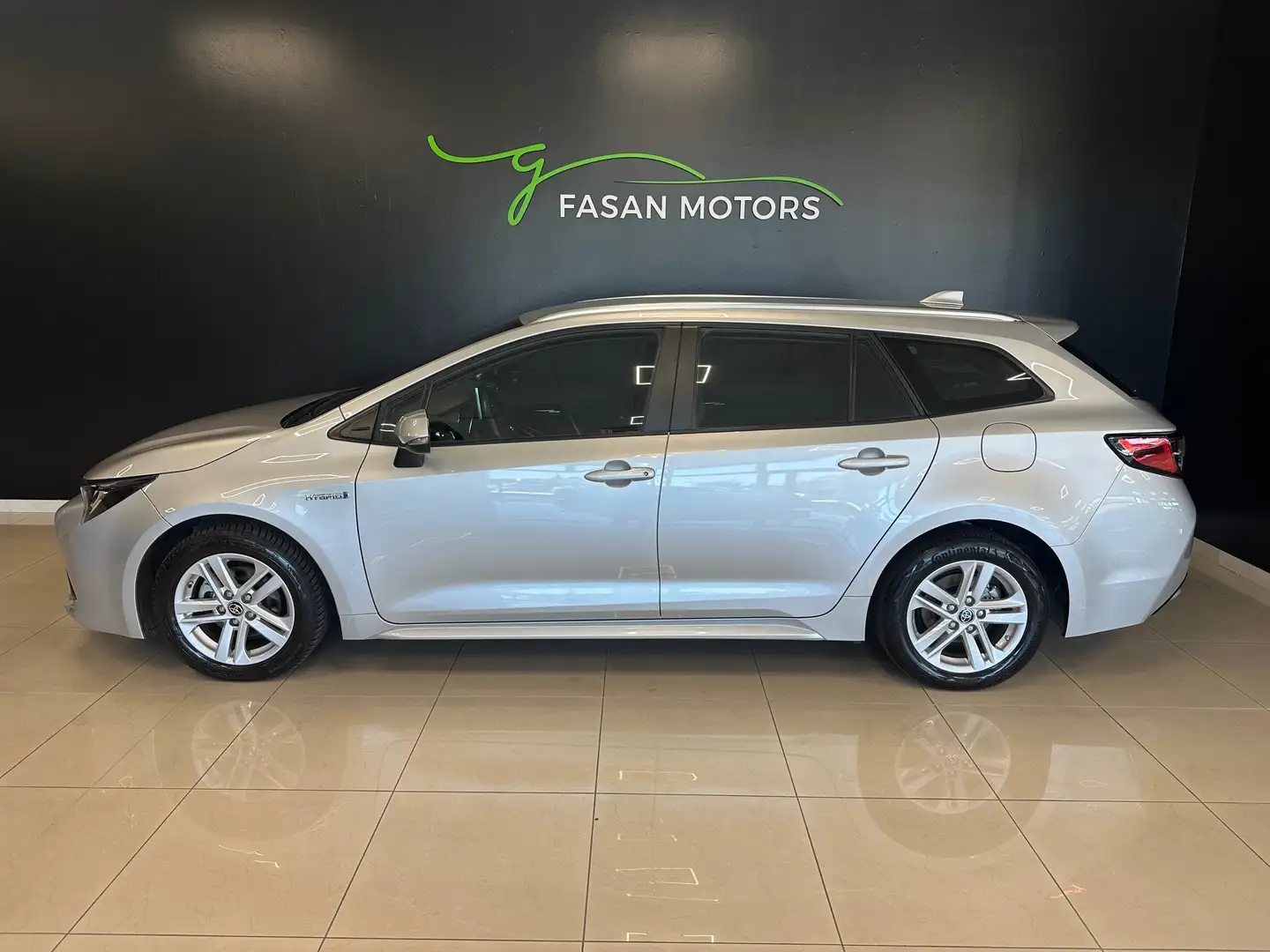 Toyota Corolla 1.8h Active cvt Silber - 2