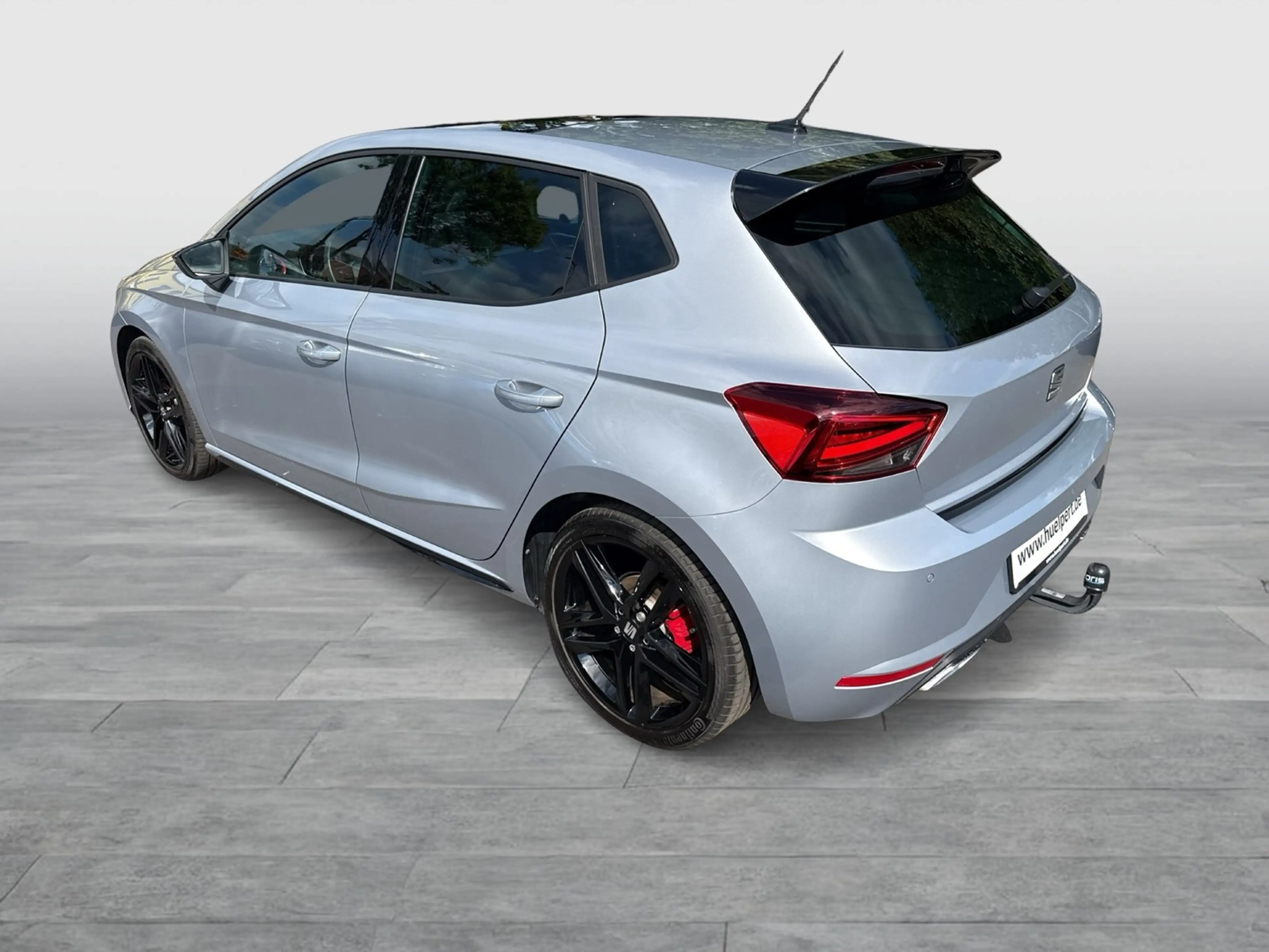 SEAT Ibiza 1.5 FR Pro Black Edition PANO CAM ACC LM18 — photo 3