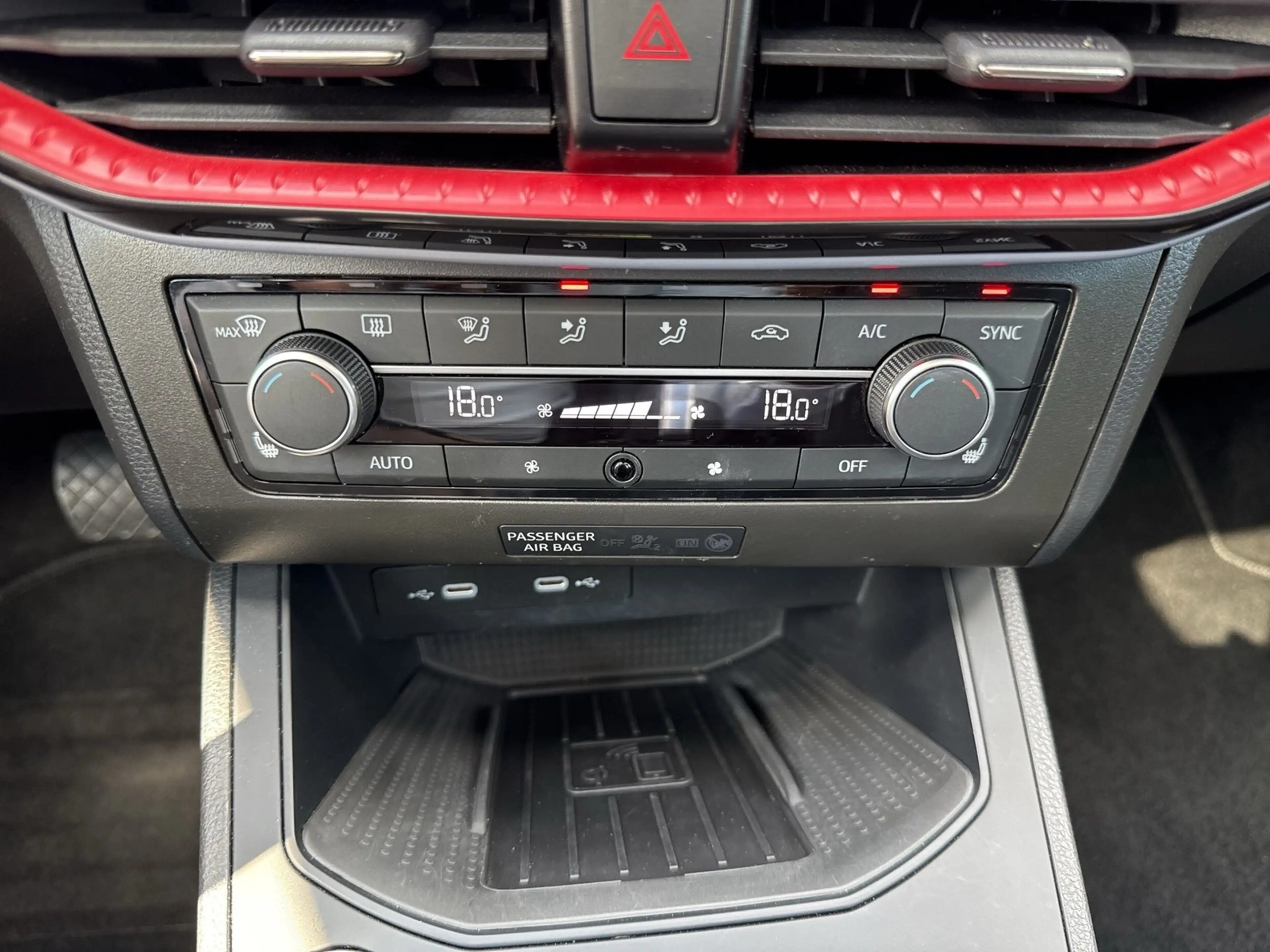 SEAT Ibiza 1.5 FR Pro Black Edition PANO CAM ACC LM18 — photo 13
