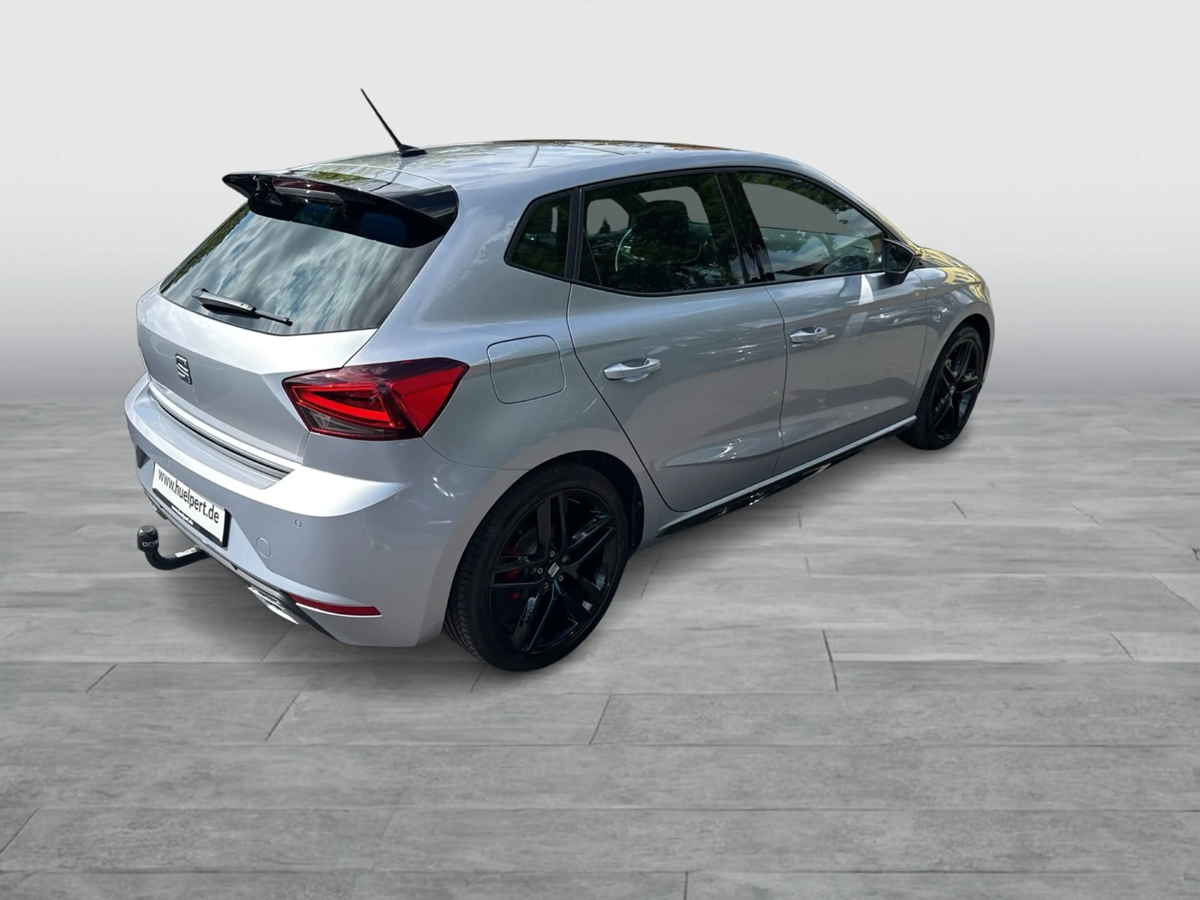 SEAT Ibiza 1.5 FR Pro Black Edition PANO CAM ACC LM18 — photo 4