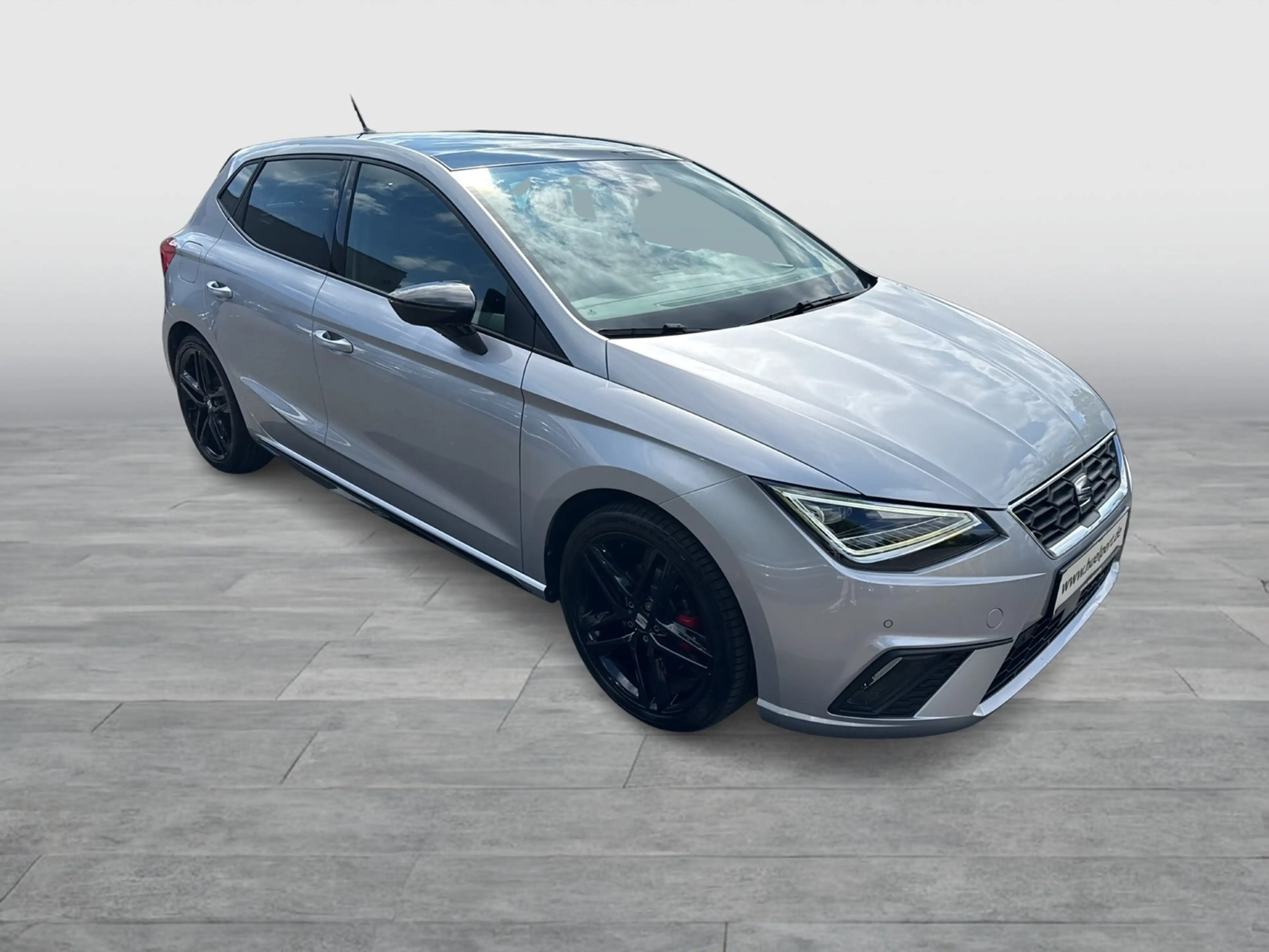 SEAT Ibiza 1.5 FR Pro Black Edition PANO CAM ACC LM18 — photo 5
