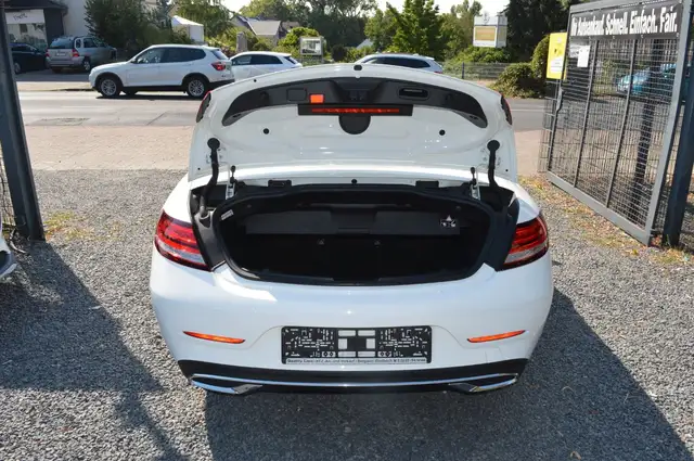 Mercedes-Benz C-Class view 16