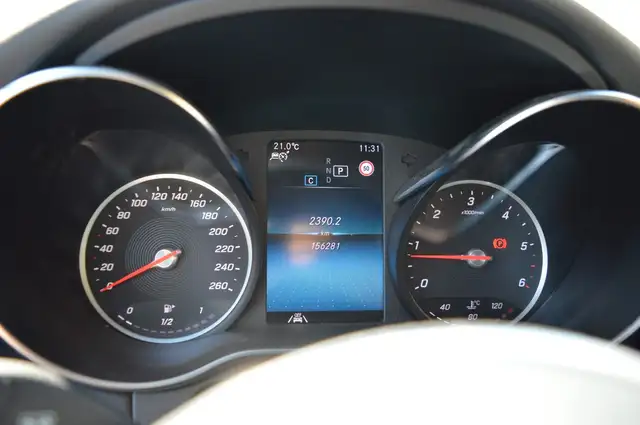 Mercedes-Benz C-Class view 17