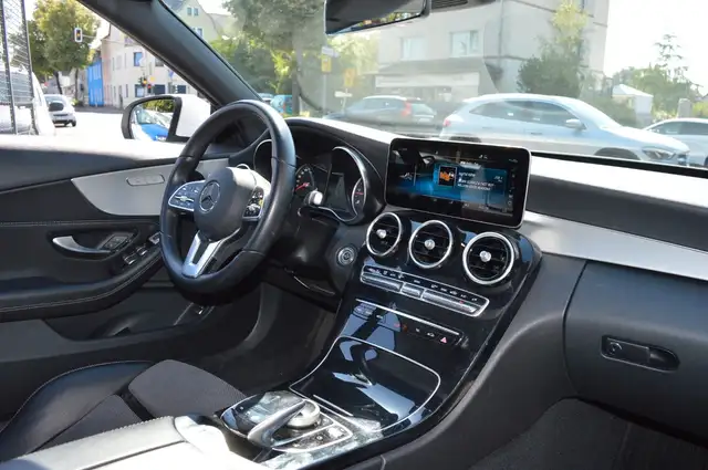 Mercedes-Benz C-Class view 14