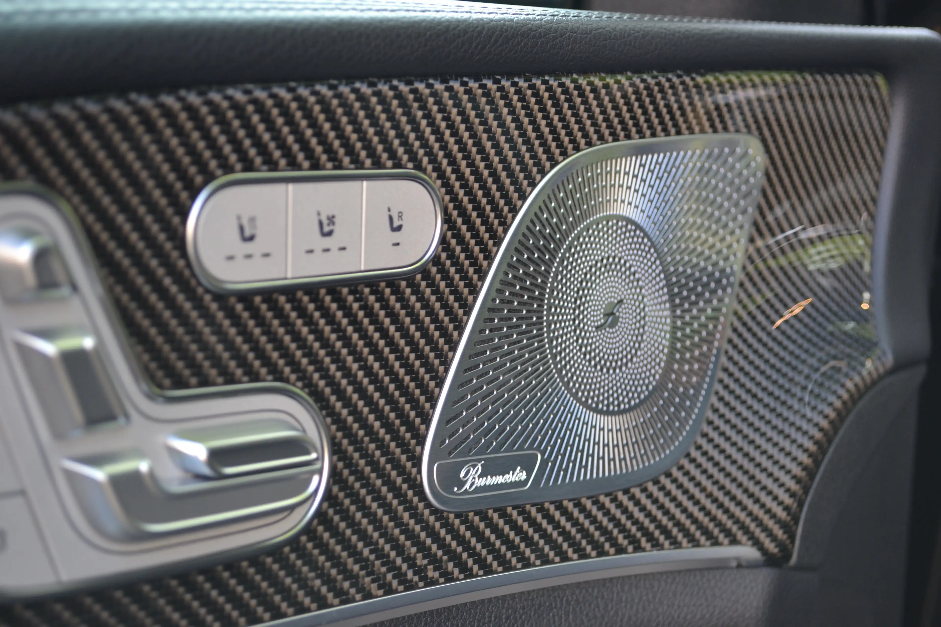 Mercedes-Benz GLS 350 GLS 350 d 4Matic AMG/Karbon — photo 8