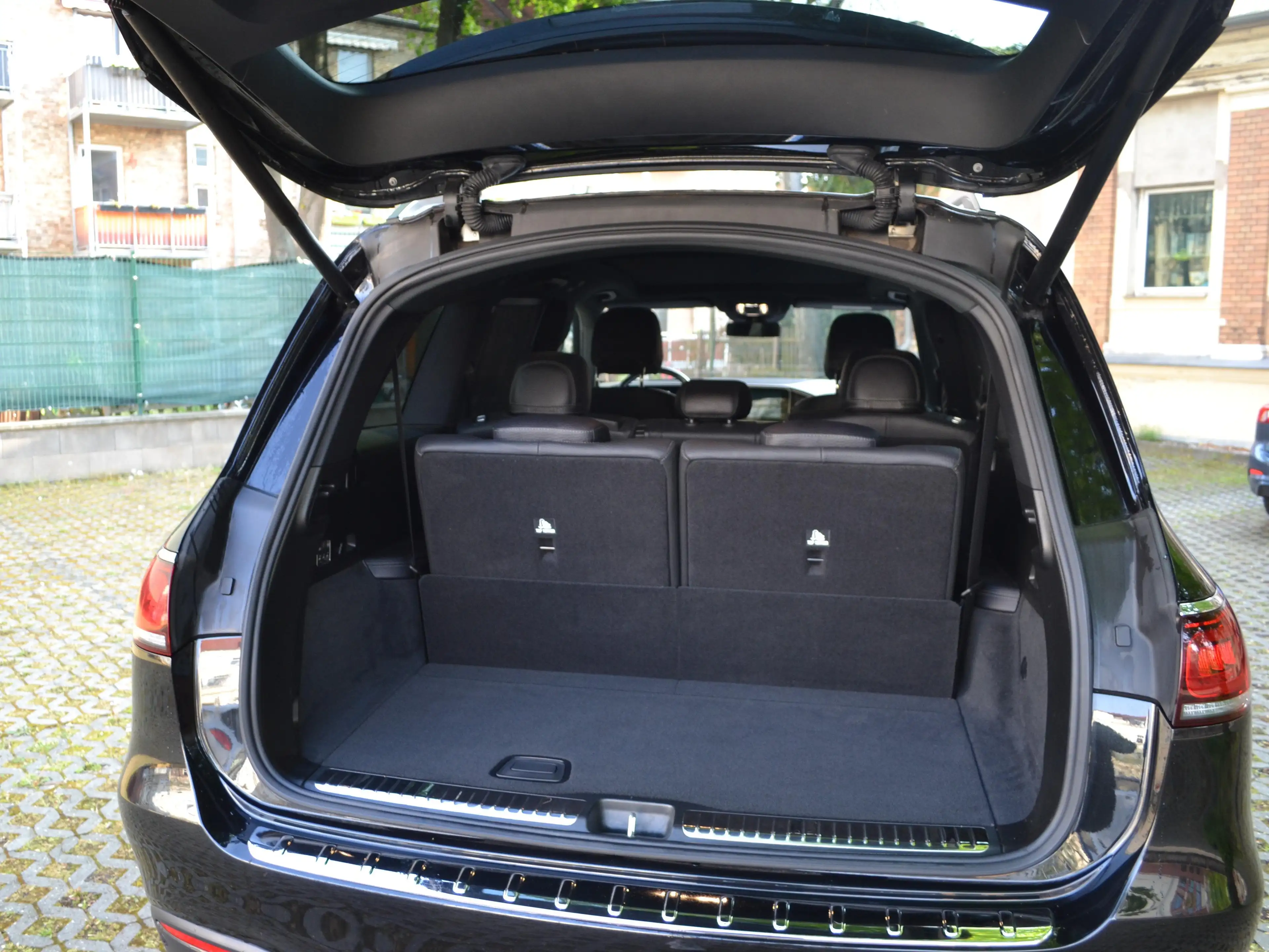 Mercedes-Benz GLS 350 GLS 350 d 4Matic AMG/Karbon — photo 9