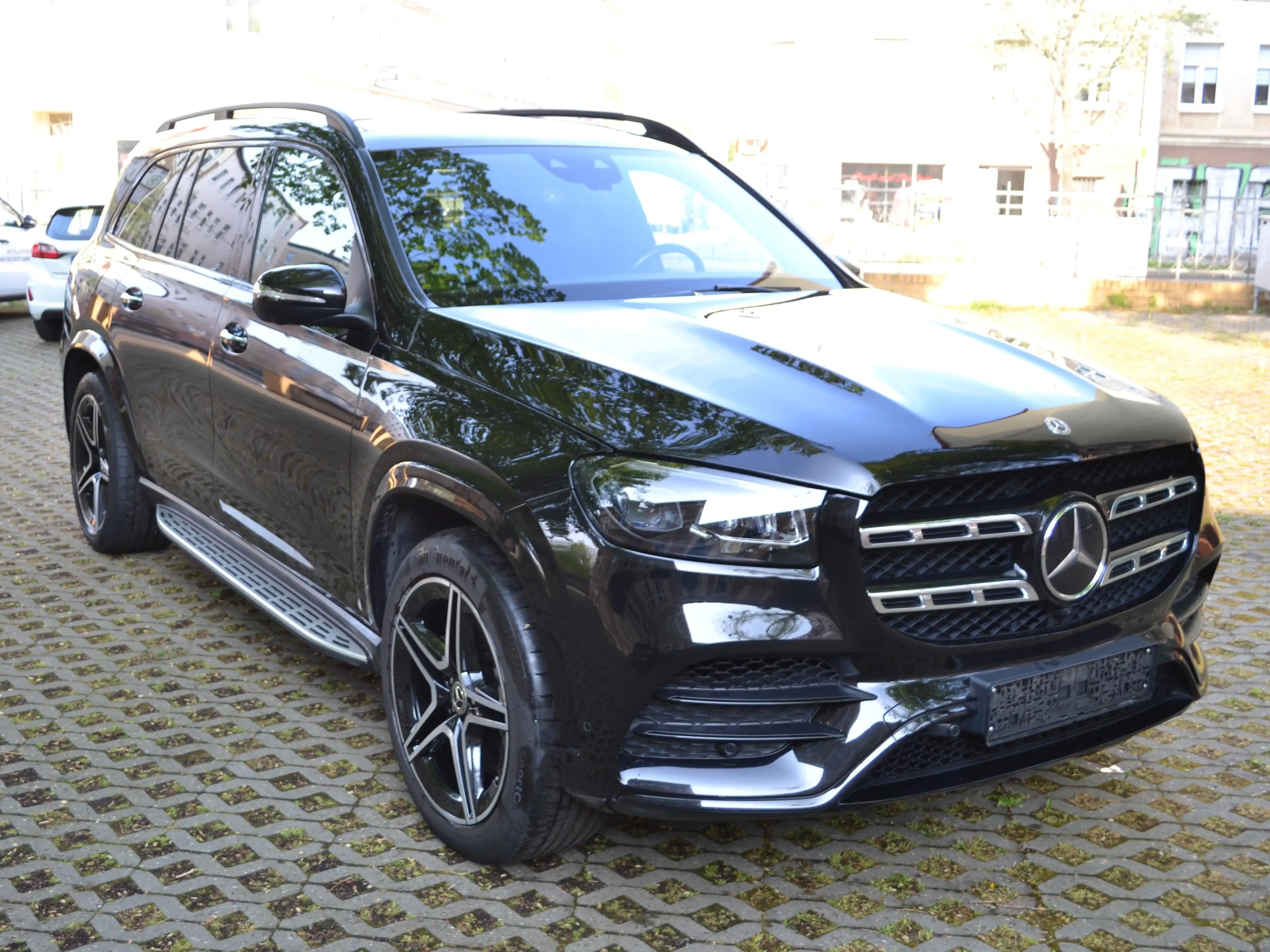 Mercedes-Benz GLS 350 GLS 350 d 4Matic AMG/Karbon — photo 2