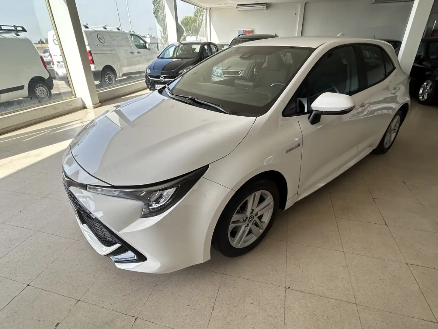 Toyota Corolla 125H Active Tech Blanco - 1
