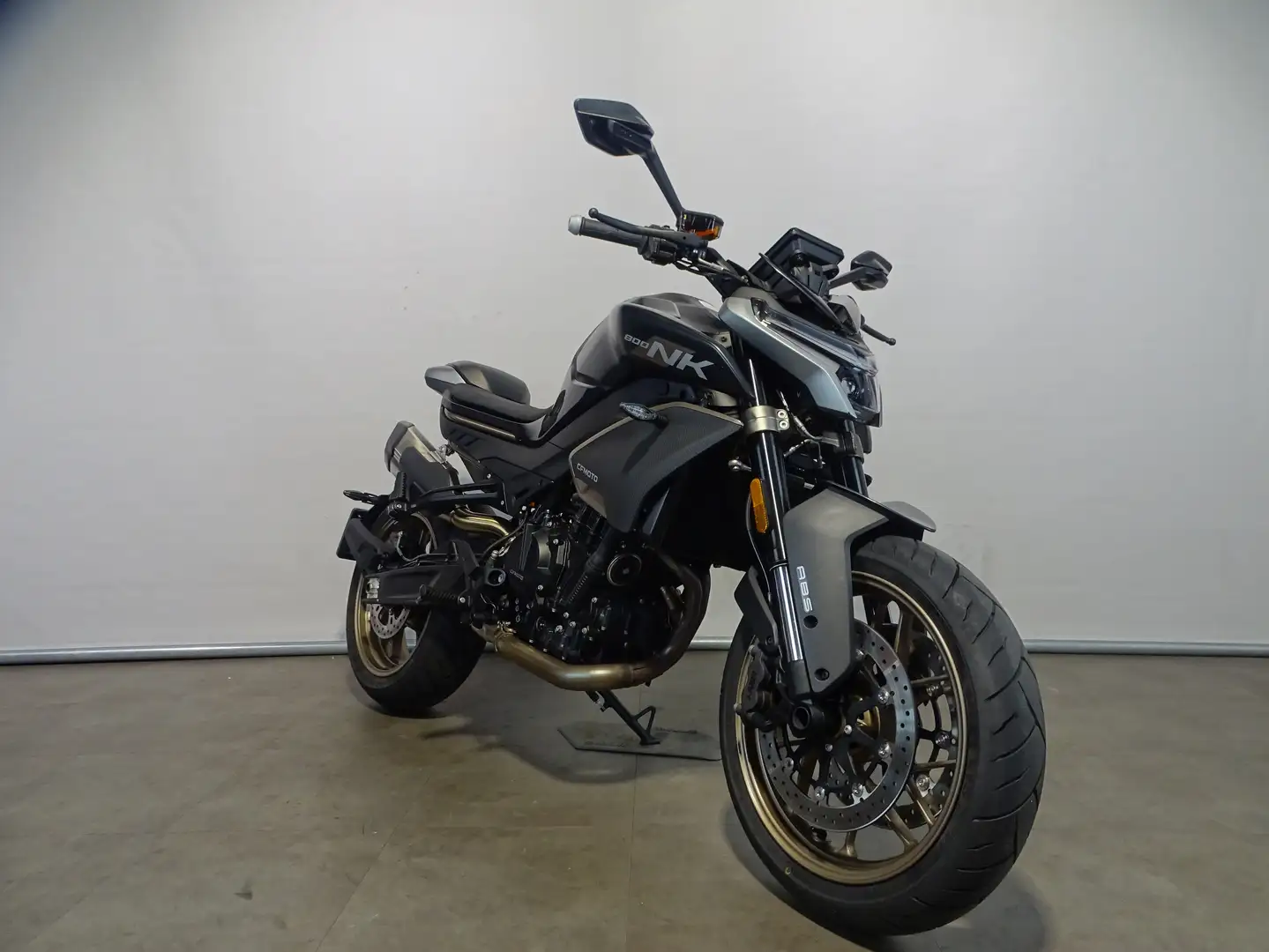 CFMOTO 800 NK ADVANCED Zwart - 2