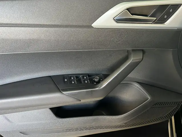 Volkswagen Taigo view 4