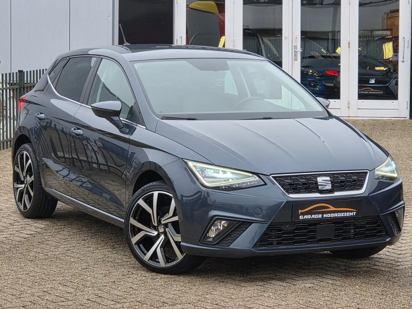 SEAT Ibiza 1.0 TSI 116PK Style Business Intense XENON LED|NAV Gris - 2