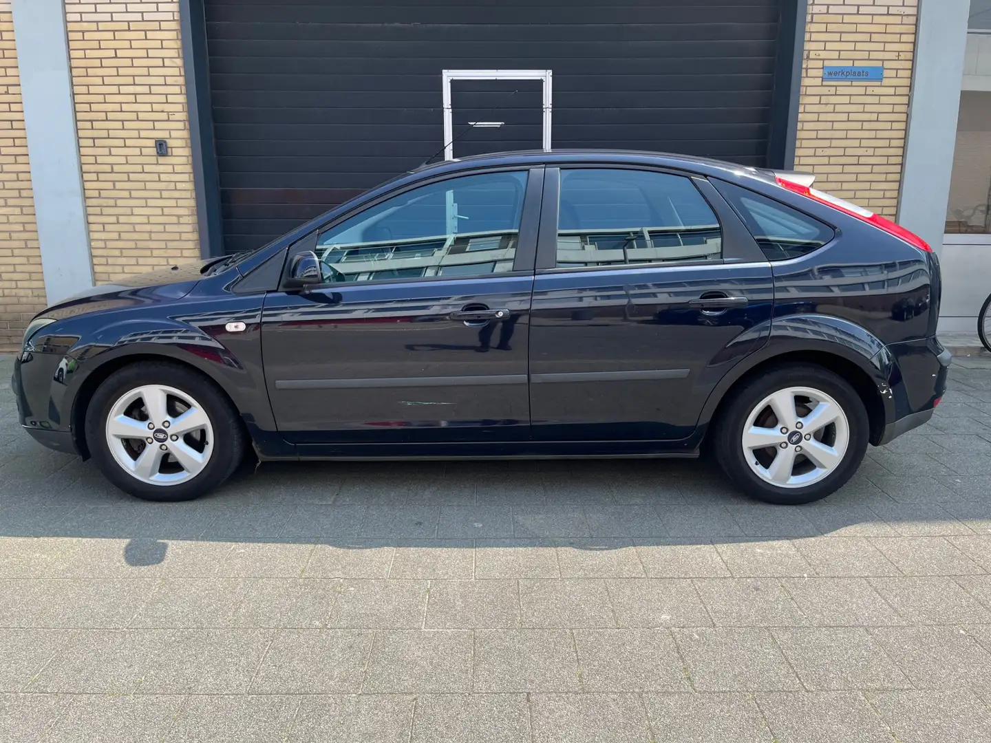 Ford Focus 1.6-16V Futura Blau - 1