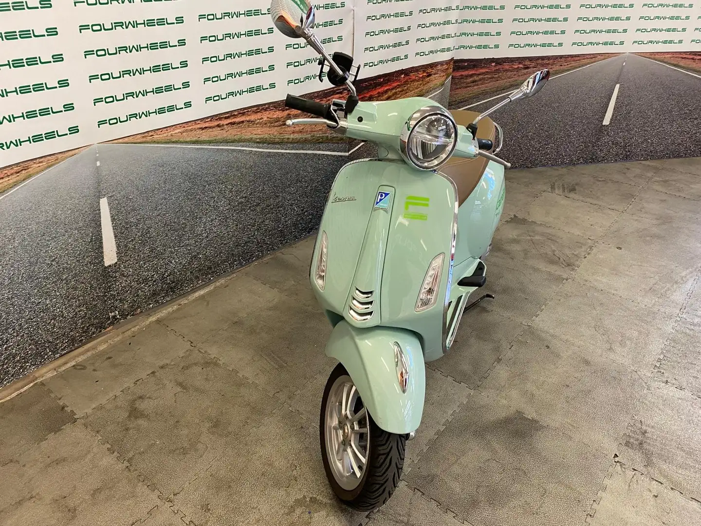 Vespa Primavera - 2
