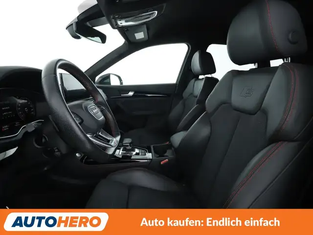 Audi Q5 view 10