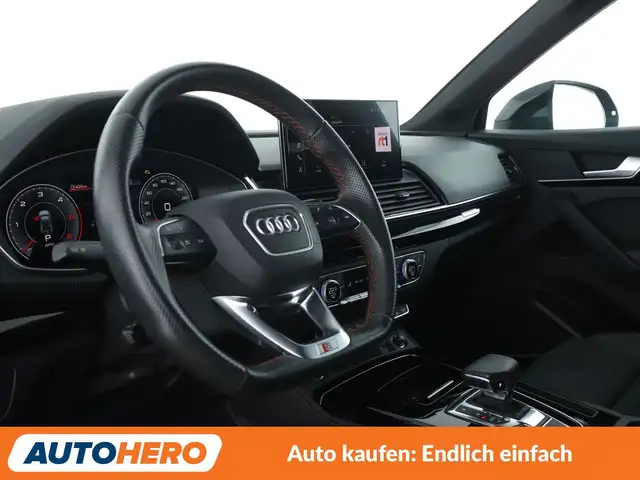 Audi Q5 view 11