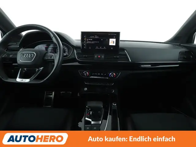 Audi Q5 view 12
